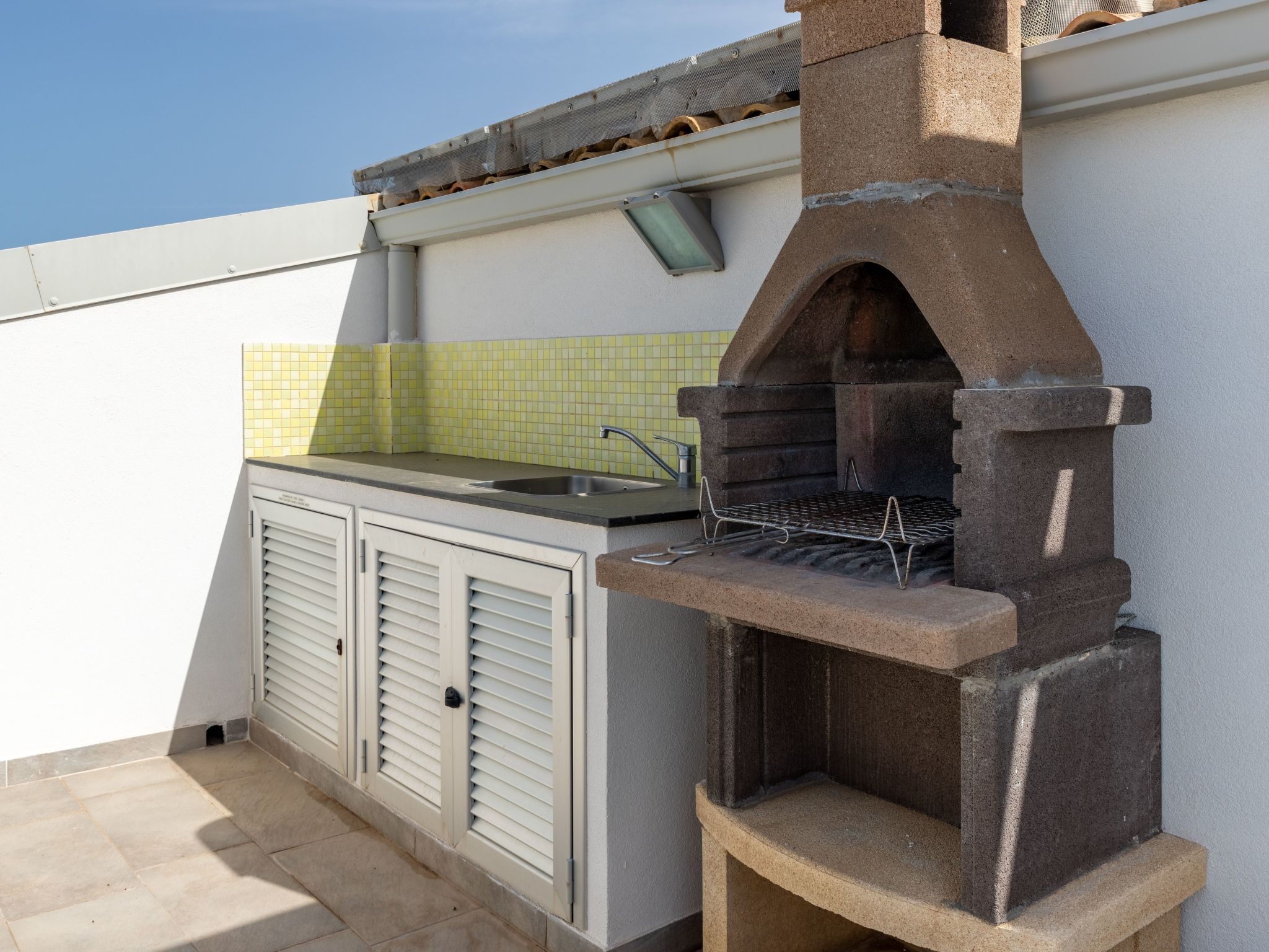 Charmantes Zimmer im Dachgeschoss mit Terrasse mit Meerblick.-Binnen