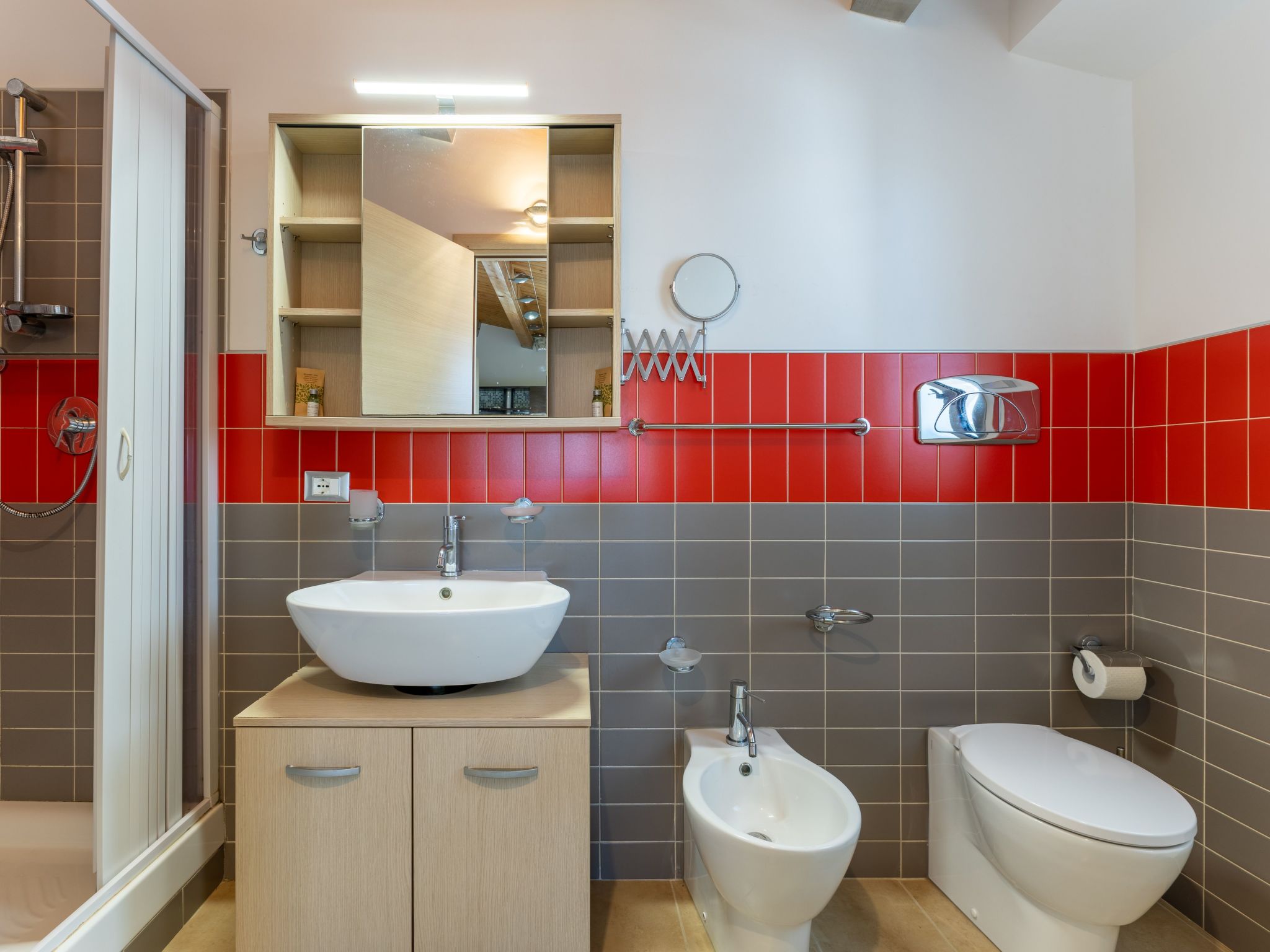 Charmantes Zimmer im Dachgeschoss mit Terrasse mit Meerblick.-Binnen