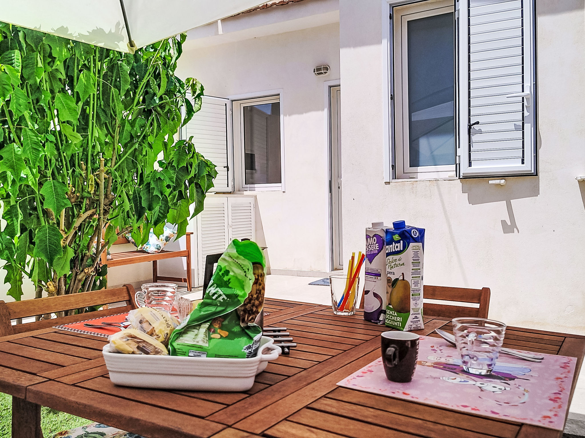 Dina Home - Buiten