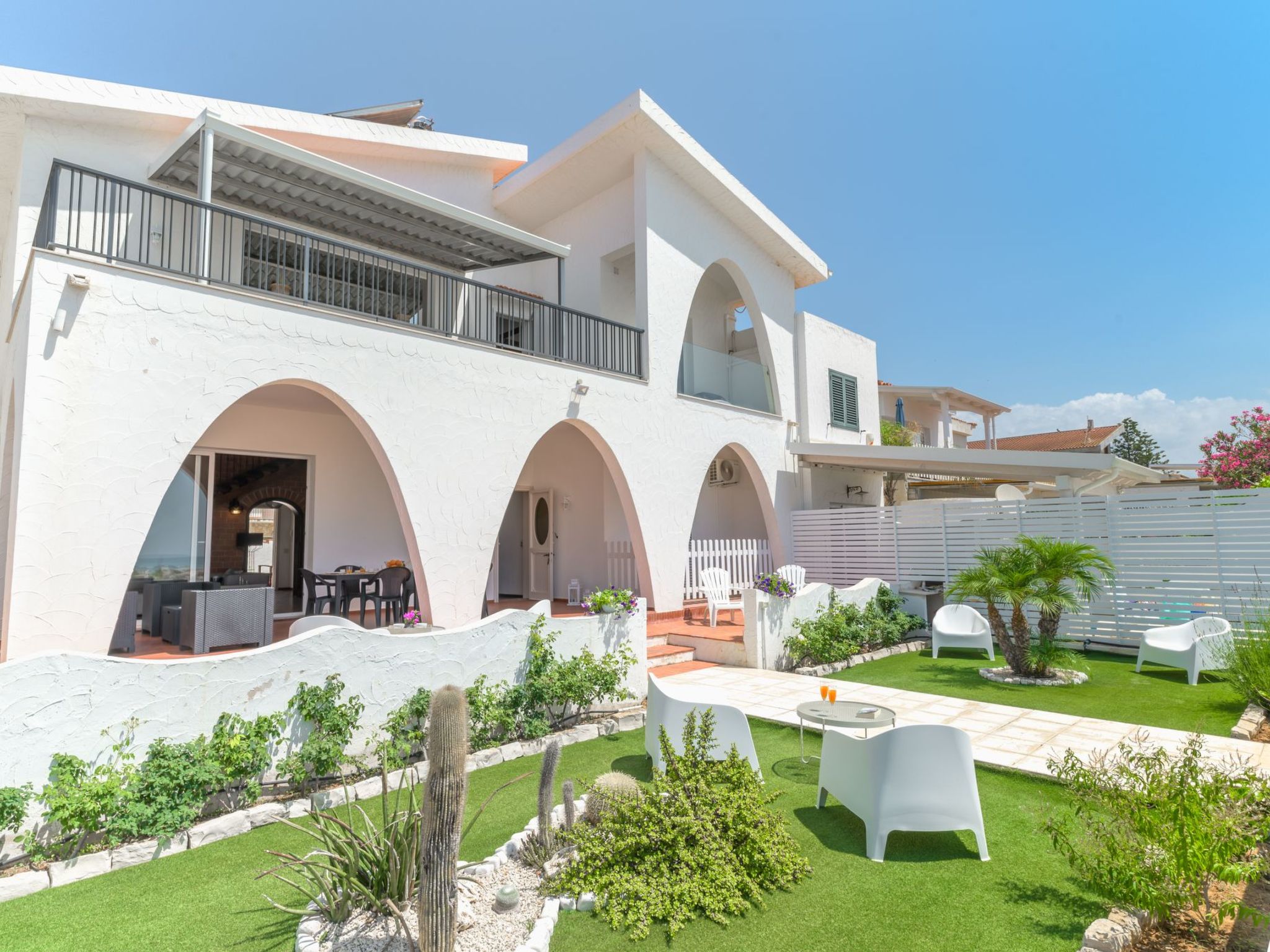 Villa am Sandstrand von Punta Secca