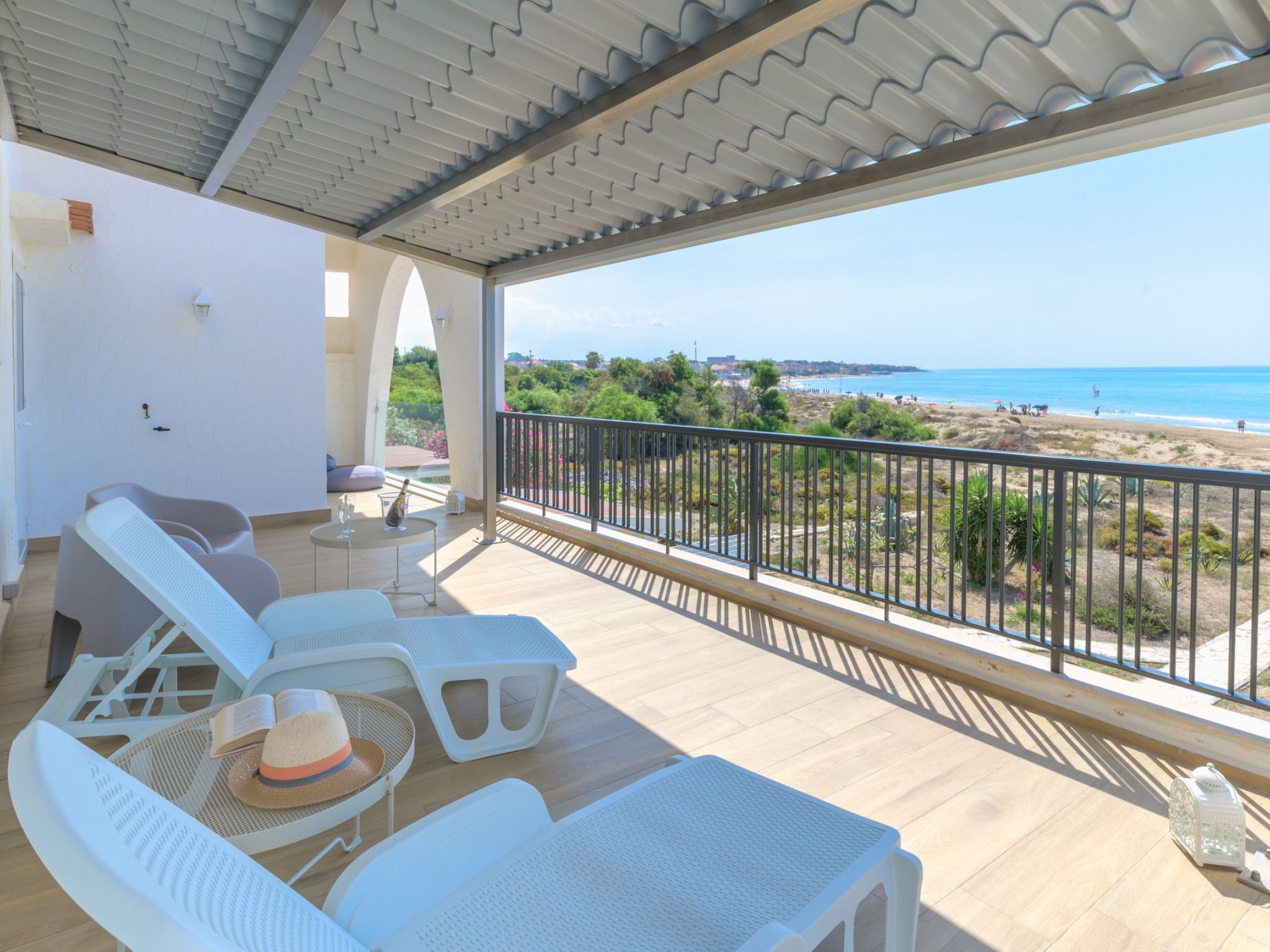 Villa am Sandstrand von Punta Secca-Inside