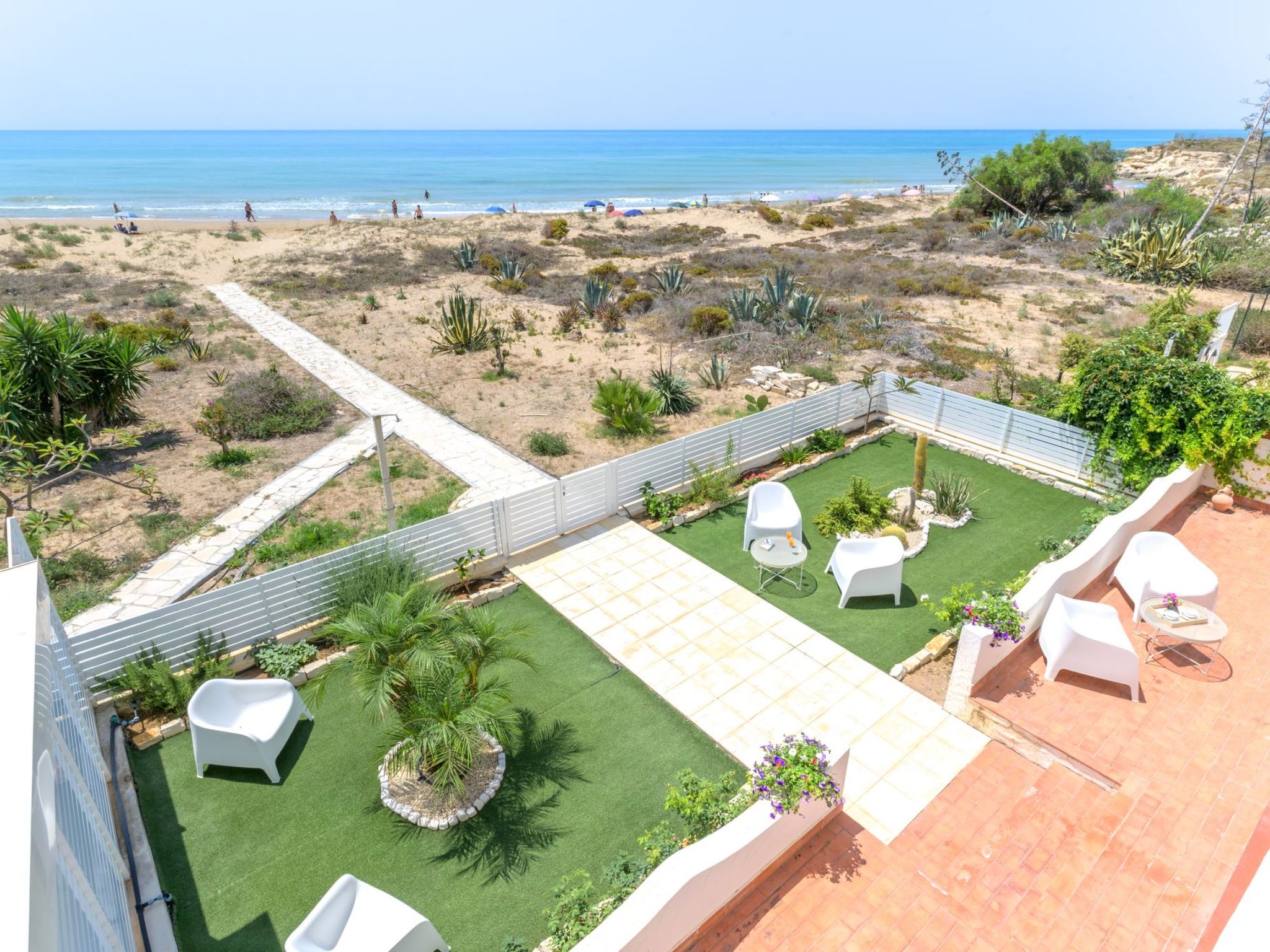 Villa am Sandstrand von Punta Secca-Inside