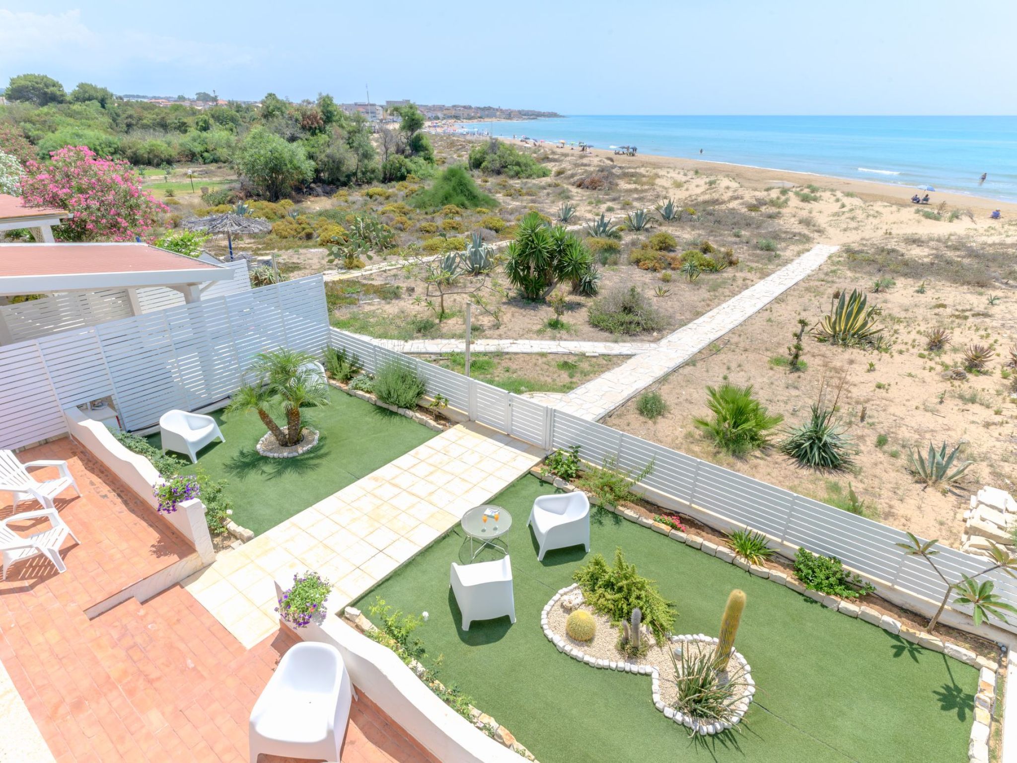 Villa am Sandstrand von Punta Secca-Inside