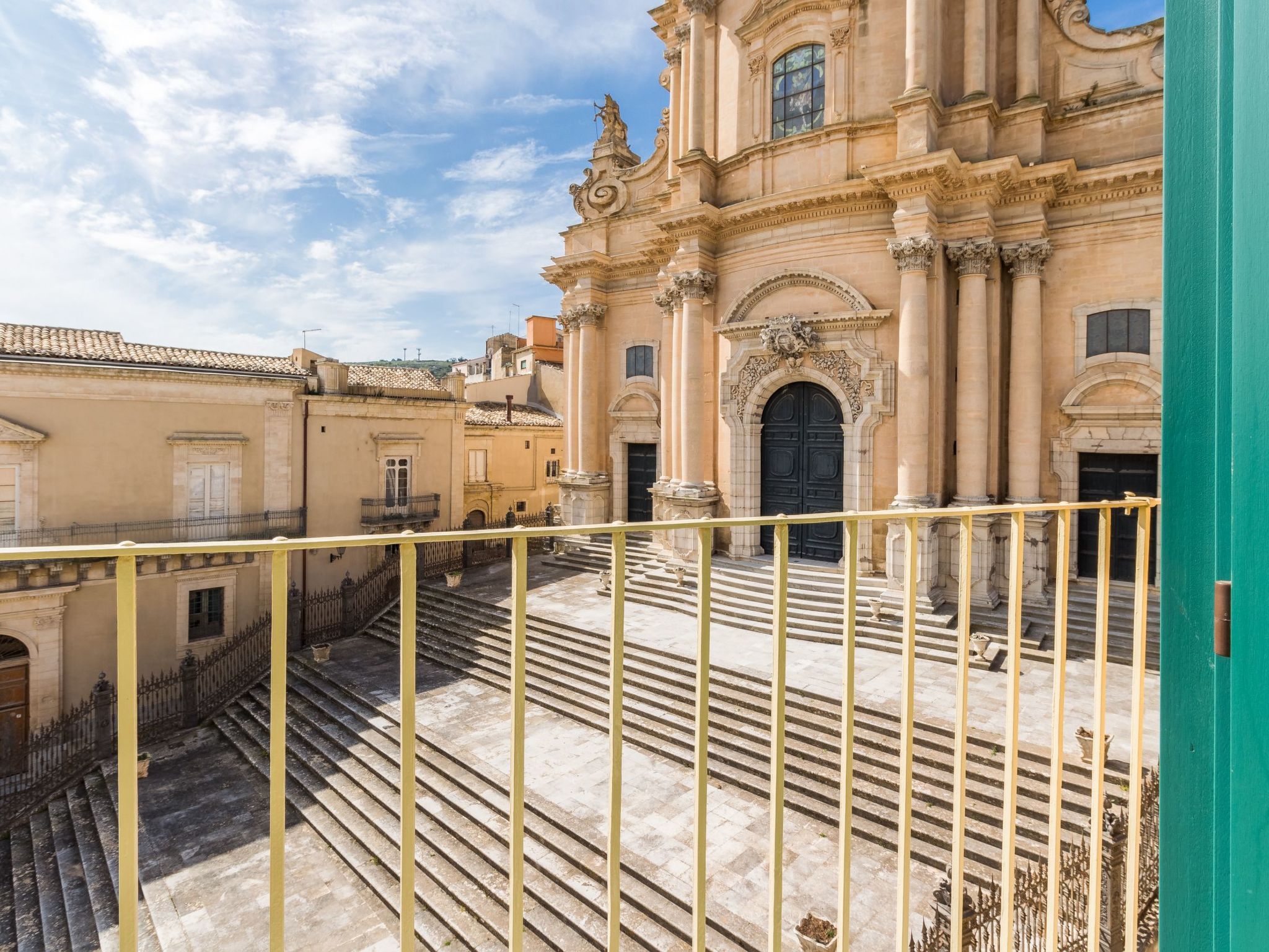 Accommodation located in the historic center of Ragusa (Ibla), UNESCO city of southeastern Sicily.It is located on the second floor of a stately building, facing the famous San Giorgio Cathedral and o..
