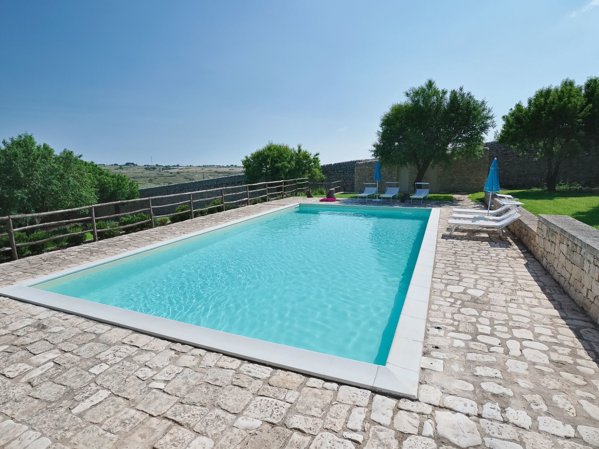 Scifazzo, typisch sizilianische Villa mit Swimmingpool-Binnen