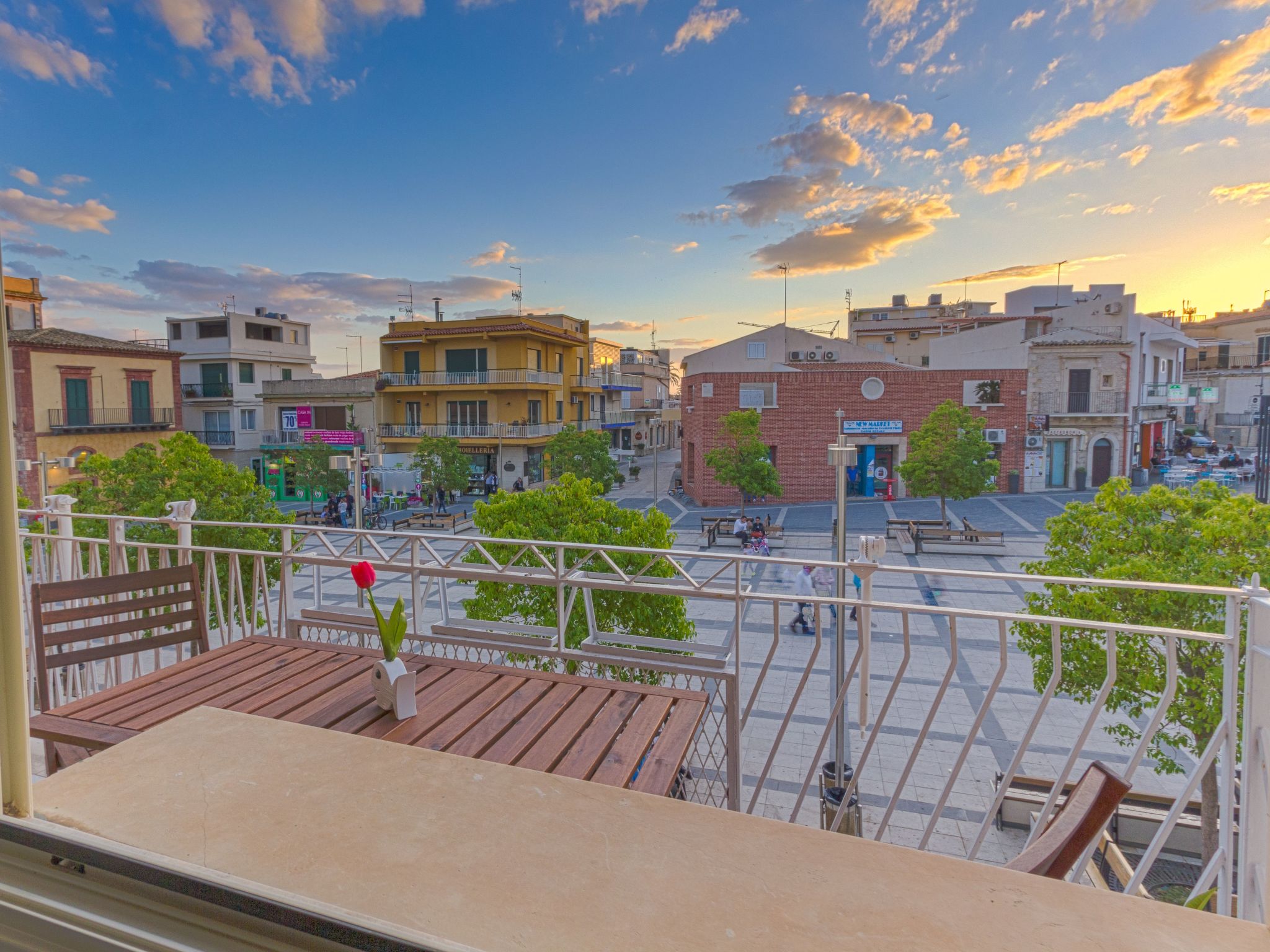 Talete, im Zentrum 40 m vom Strand entfernt-Inside