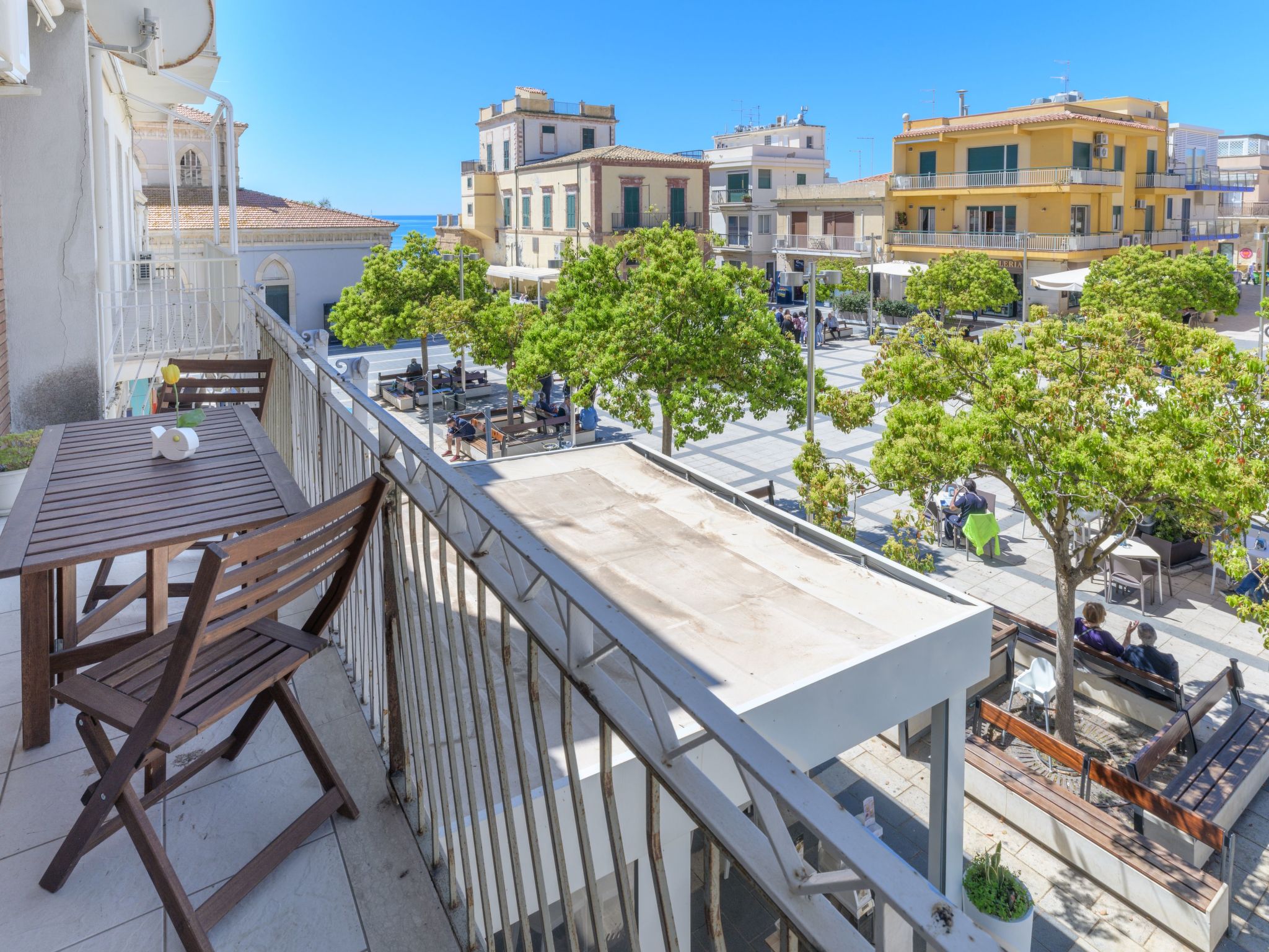 Talete, im Zentrum 40 m vom Strand entfernt-Inside