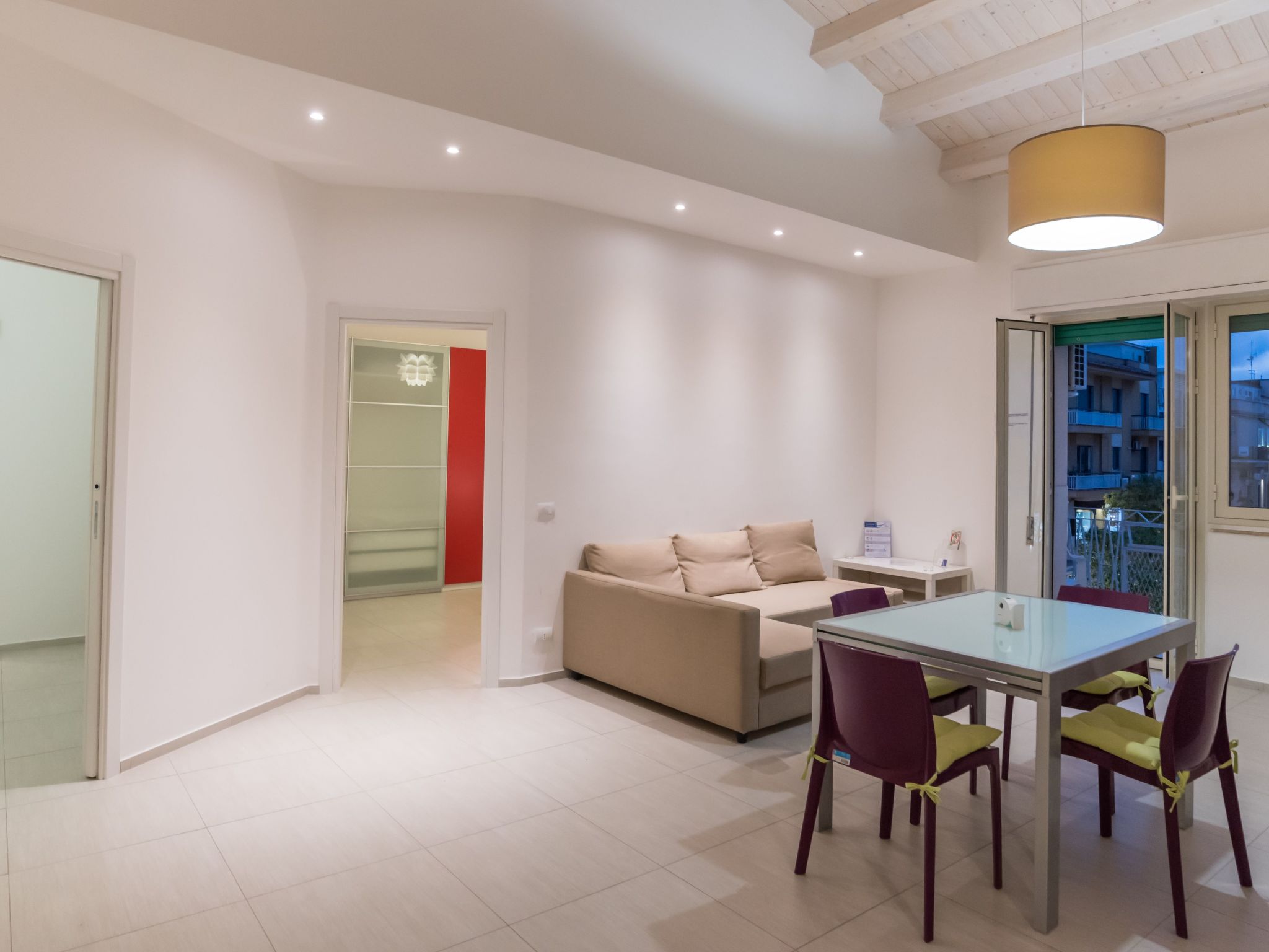 Talete, im Zentrum 40 m vom Strand entfernt-Inside