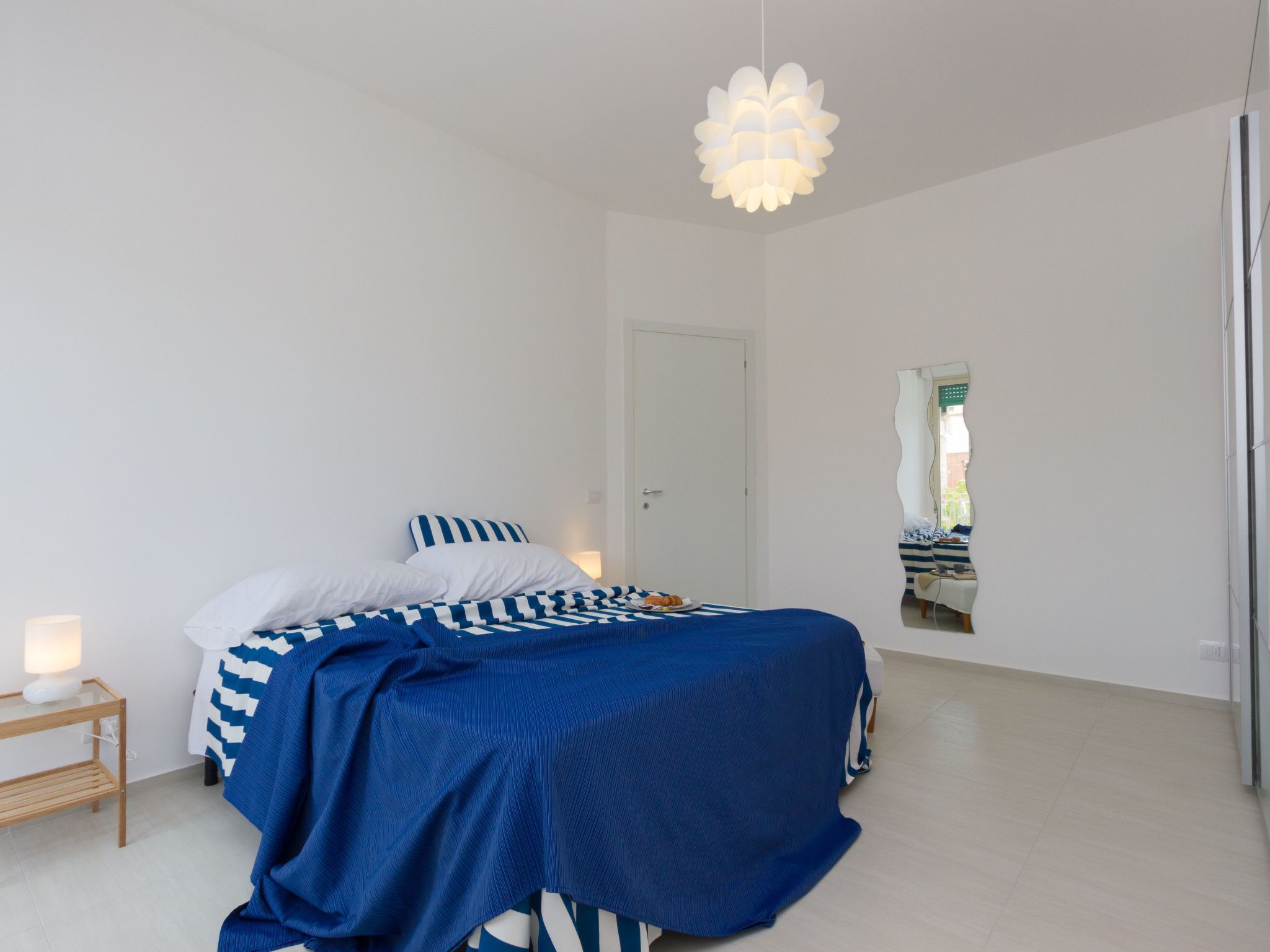 Talete, im Zentrum 40 m vom Strand entfernt-Inside