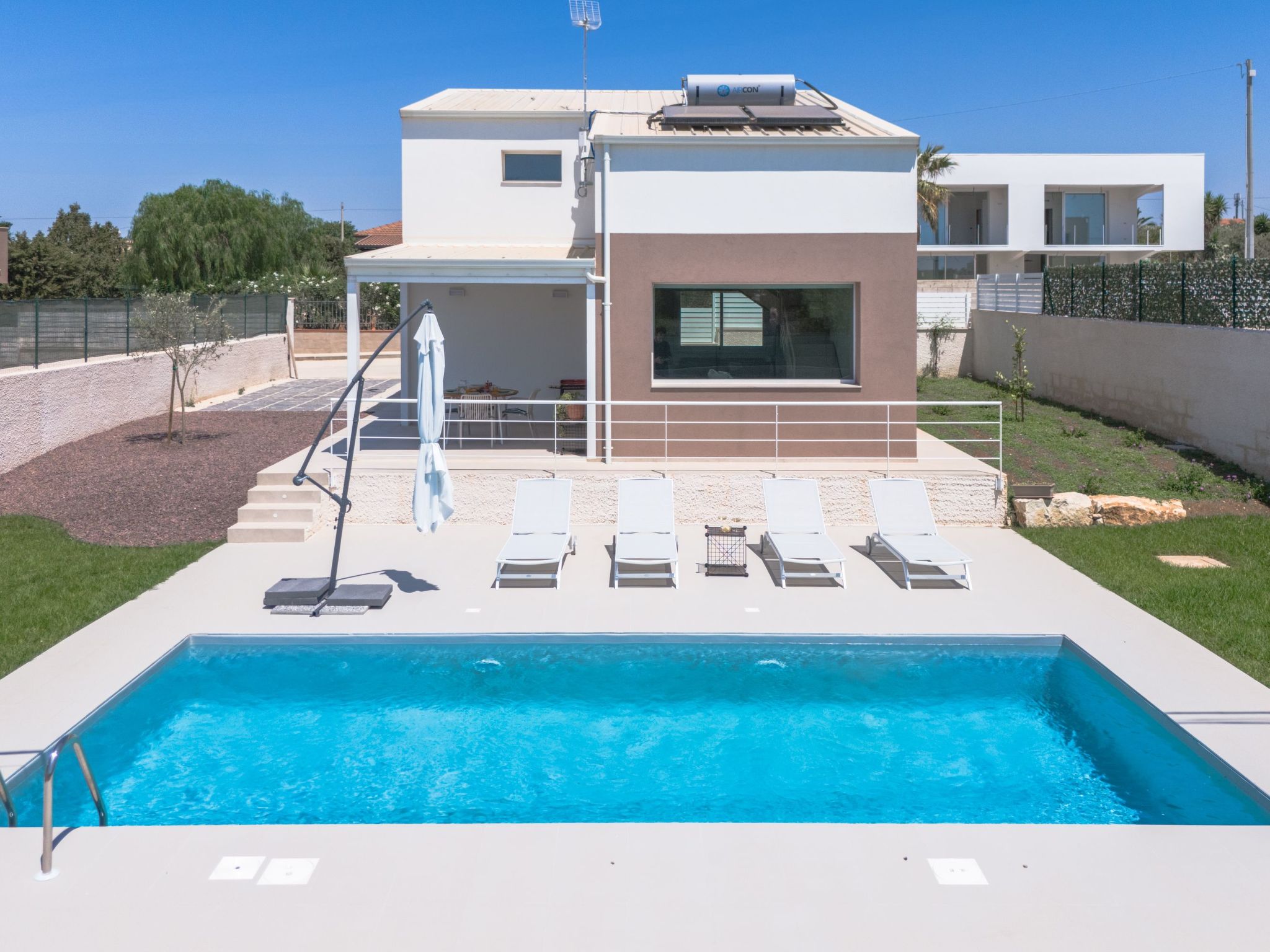 Aloe, Villa mit Pool in Marina di Ragusa-Binnen