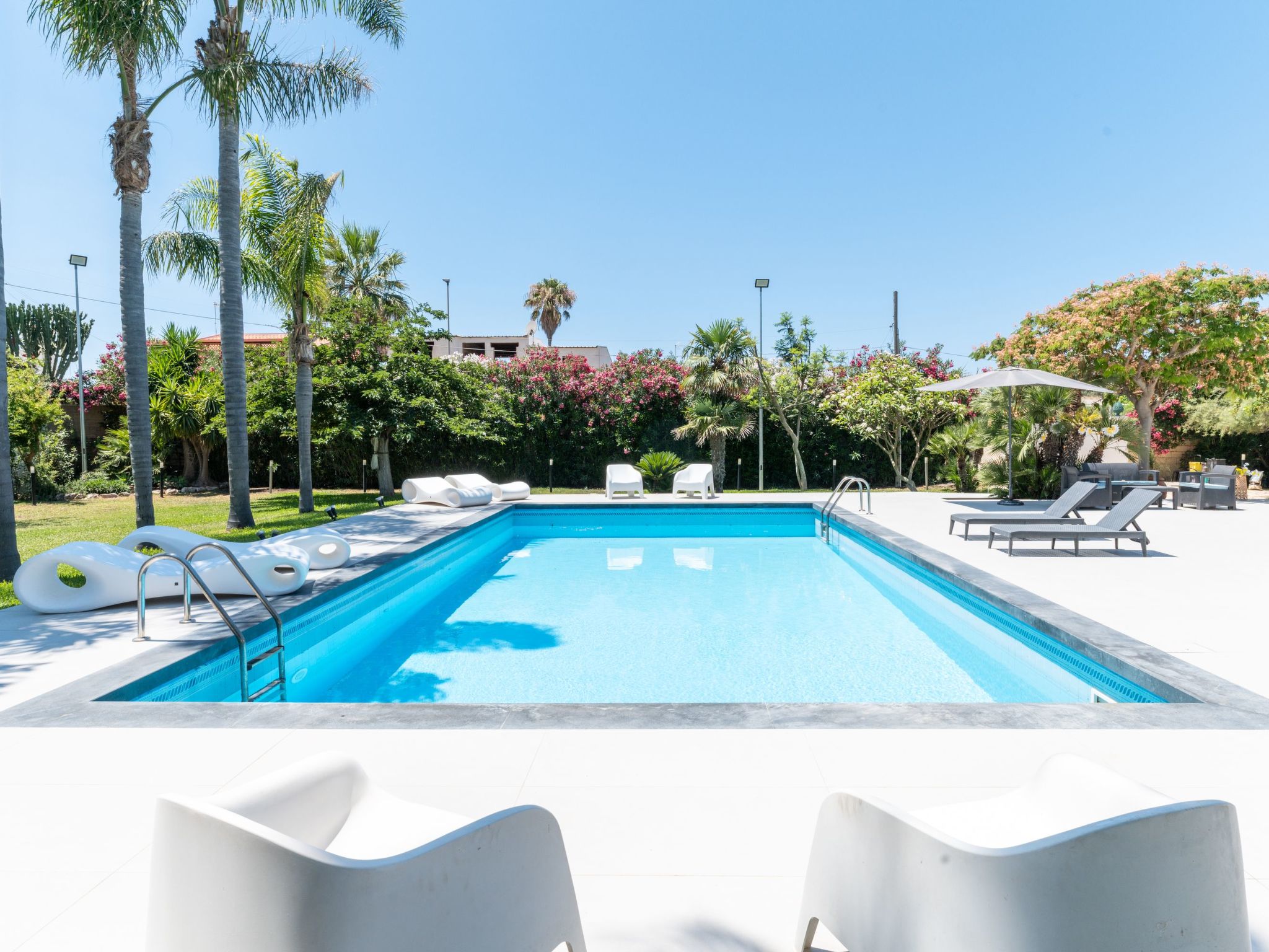 Nereide, Luxusvilla mit Pool am Meer-Drinnen