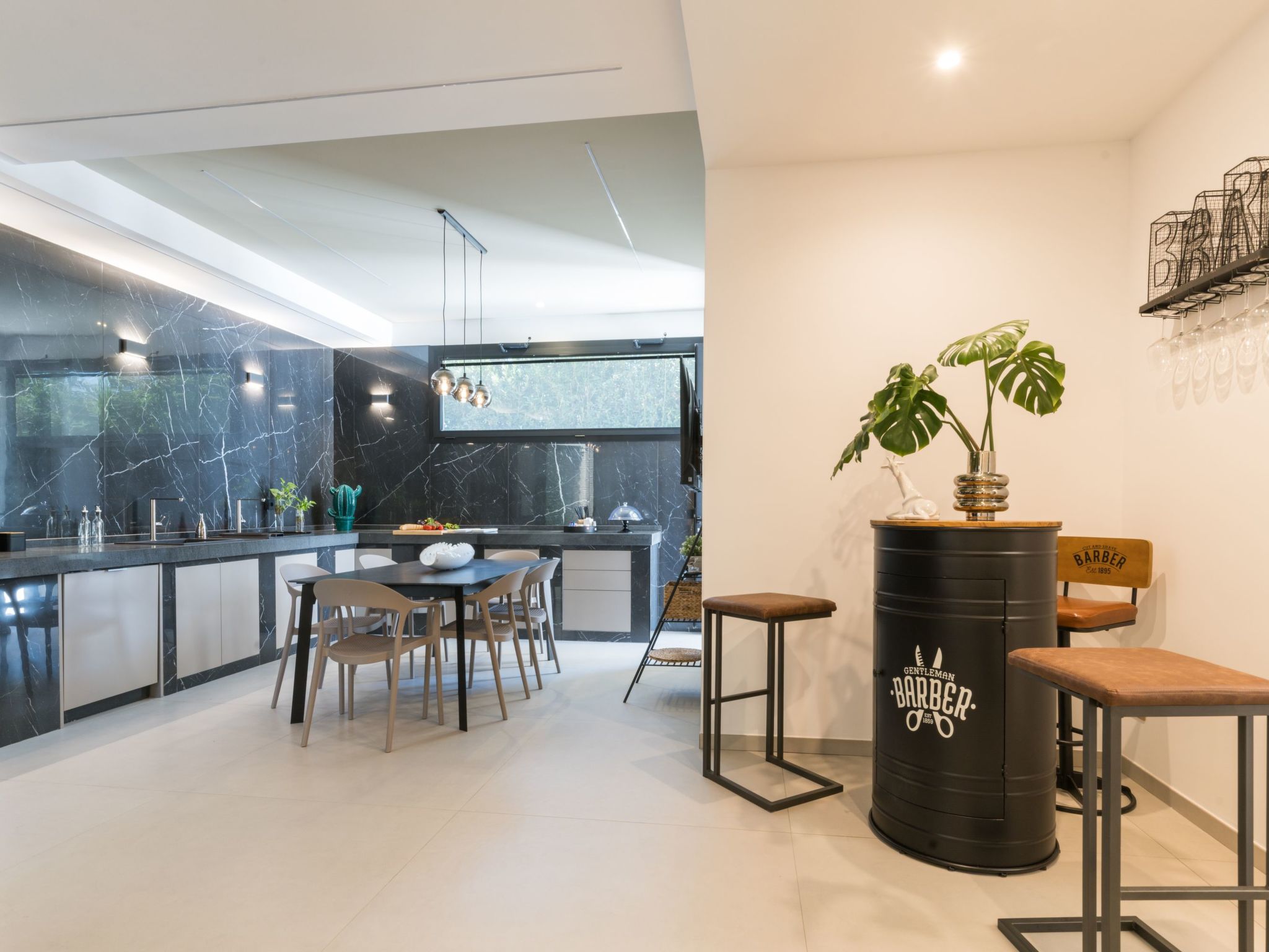 Nereide, Luxusvilla mit Pool am Meer-Drinnen