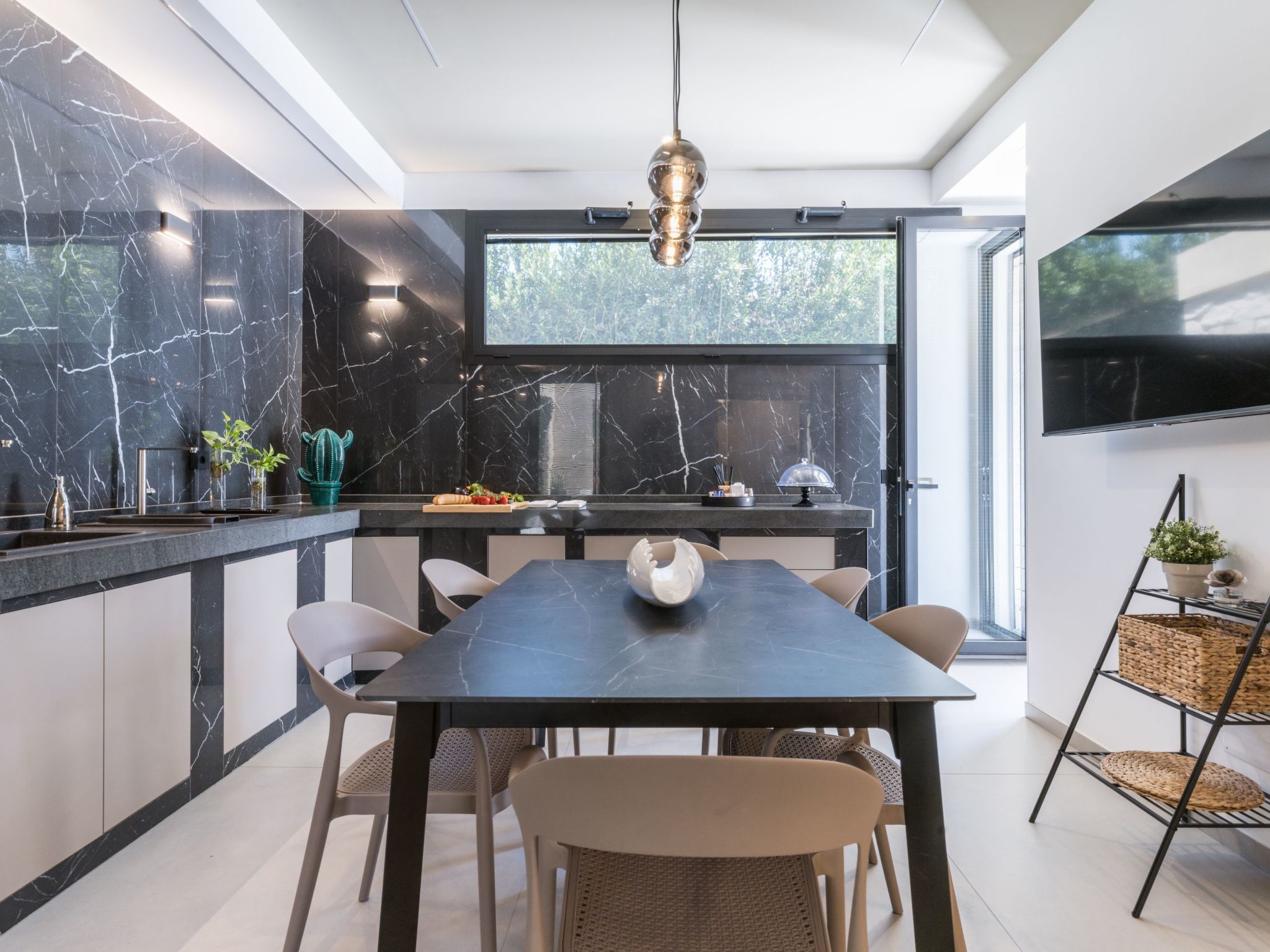 Nereide, Luxusvilla mit Pool am Meer-Drinnen