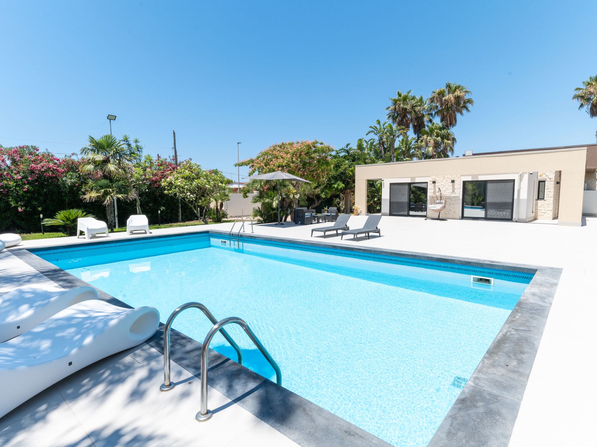 Nereide, Luxusvilla mit Pool am Meer-Drinnen