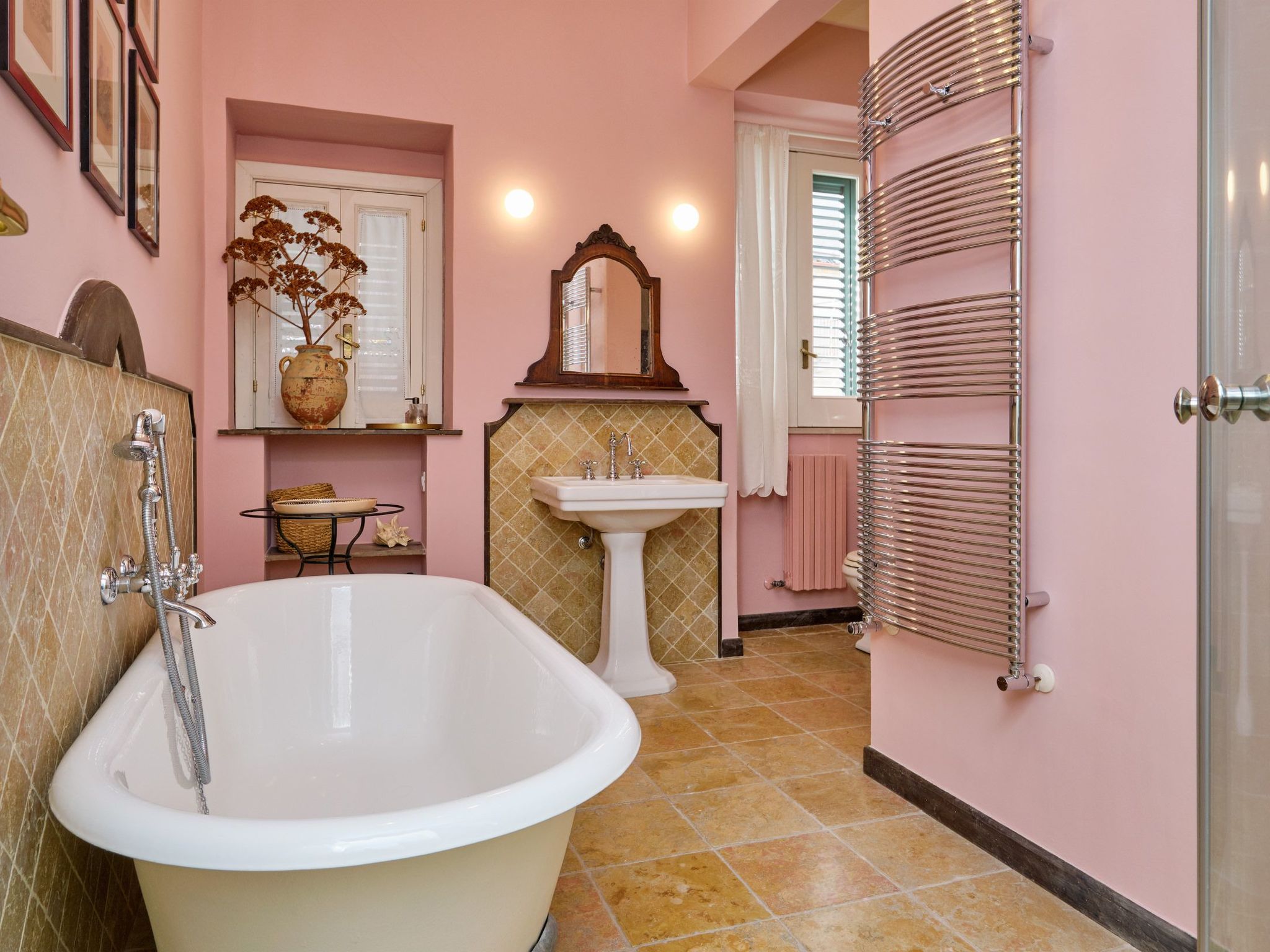 'Sette Cappelli-Drinnen