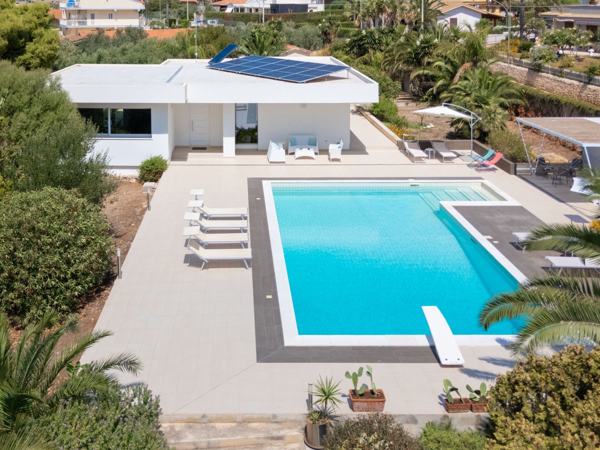 Thalìa, Villa mit Pool in Meeresnähe-Binnen