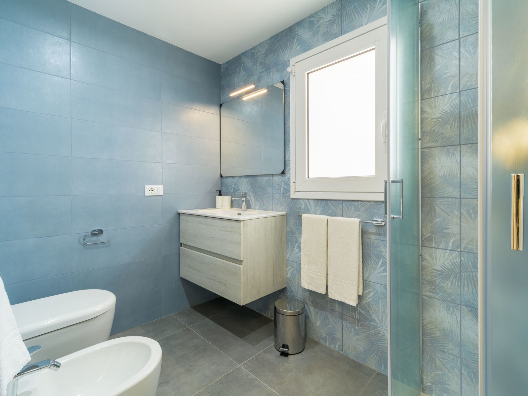 Thalìa, Villa mit Pool in Meeresnähe-Binnen