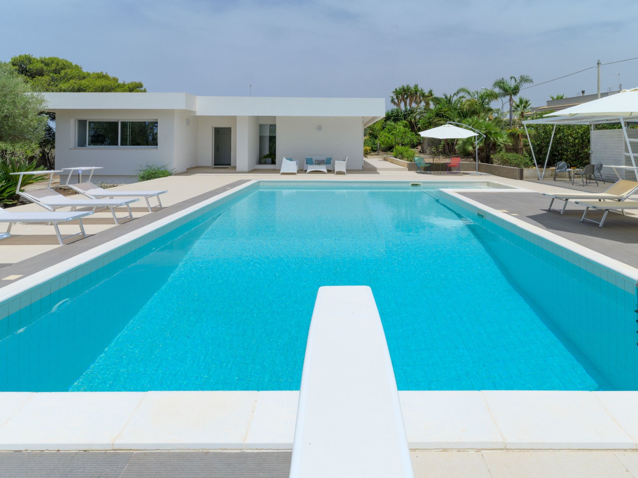 Thalìa, Villa mit Pool in Meeresnähe-Binnen