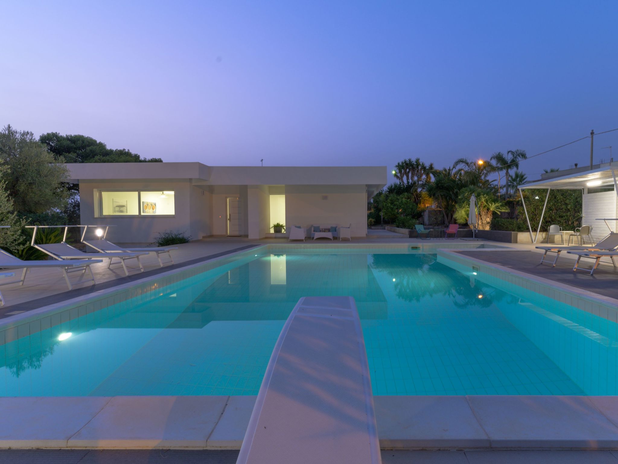 Thalìa, Villa mit Pool in Meeresnähe-Binnen