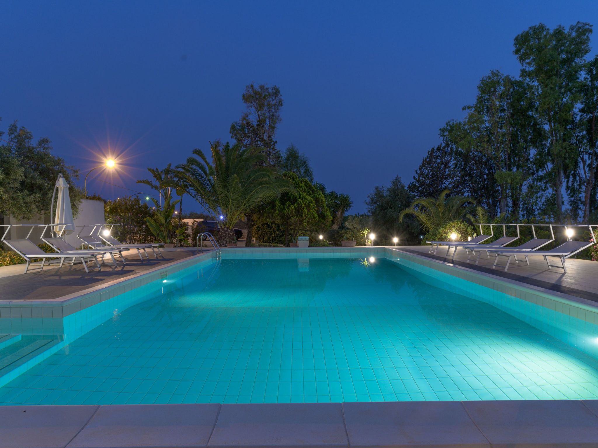 Thalìa, Villa mit Pool in Meeresnähe-Binnen