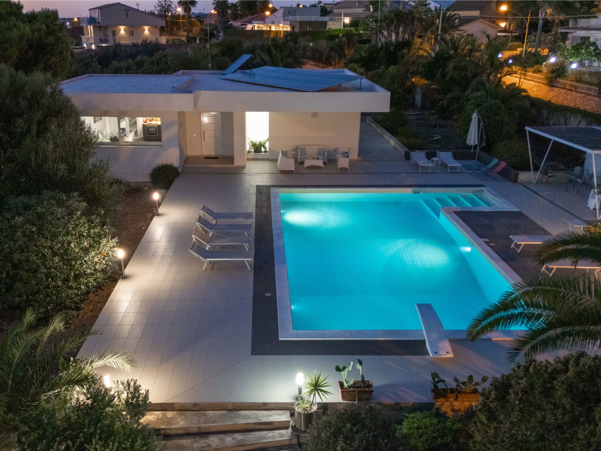 Thalìa, Villa mit Pool in Meeresnähe-Binnen