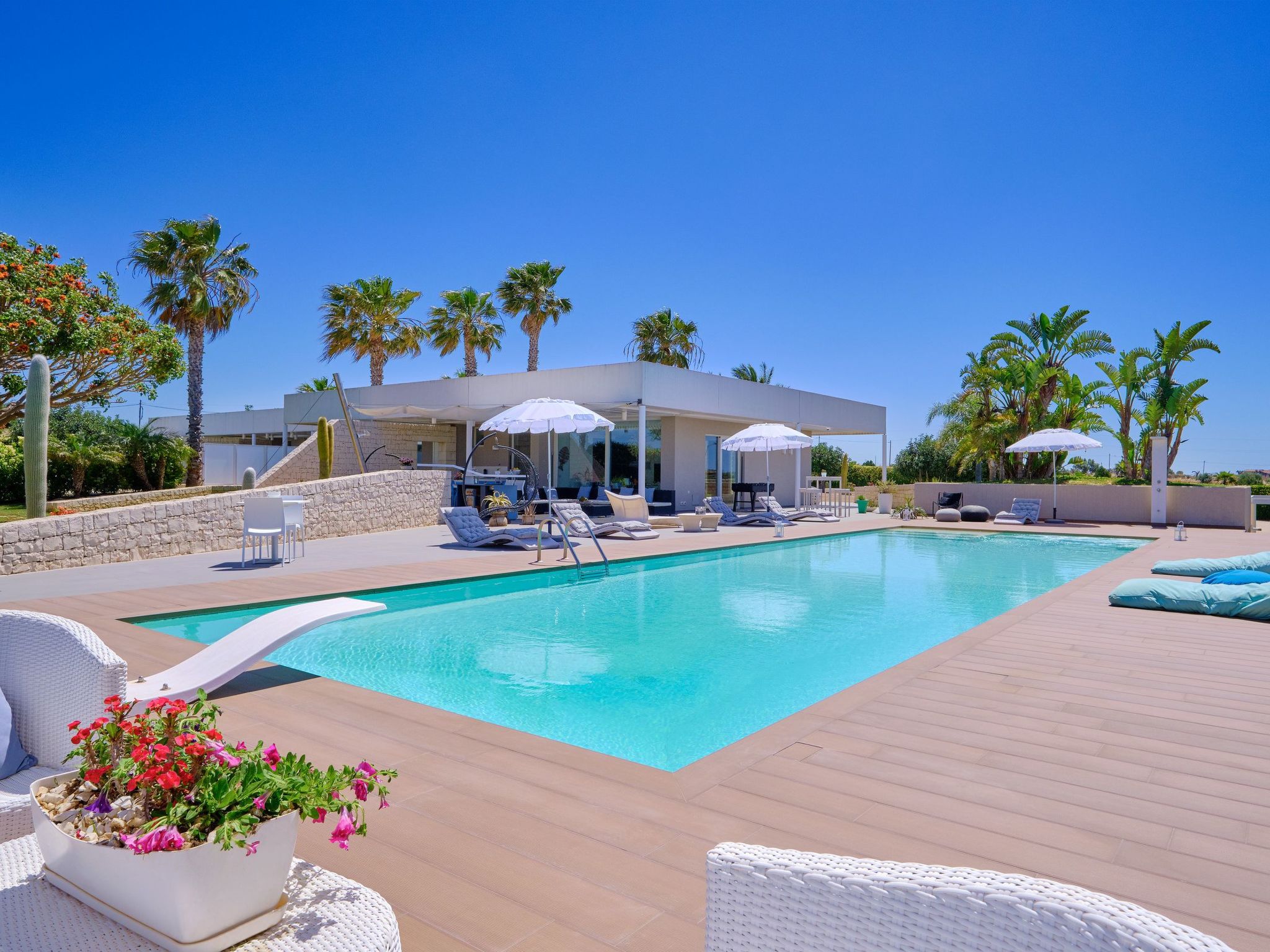 Anthea, Villa mit Pool und Fußball-Tennisplatz nur wenige Kilometer vom Strand-Binnen