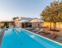 Demetra: Moderne villa met privézwembad en zeezicht in Sicilië - thumbnail 1