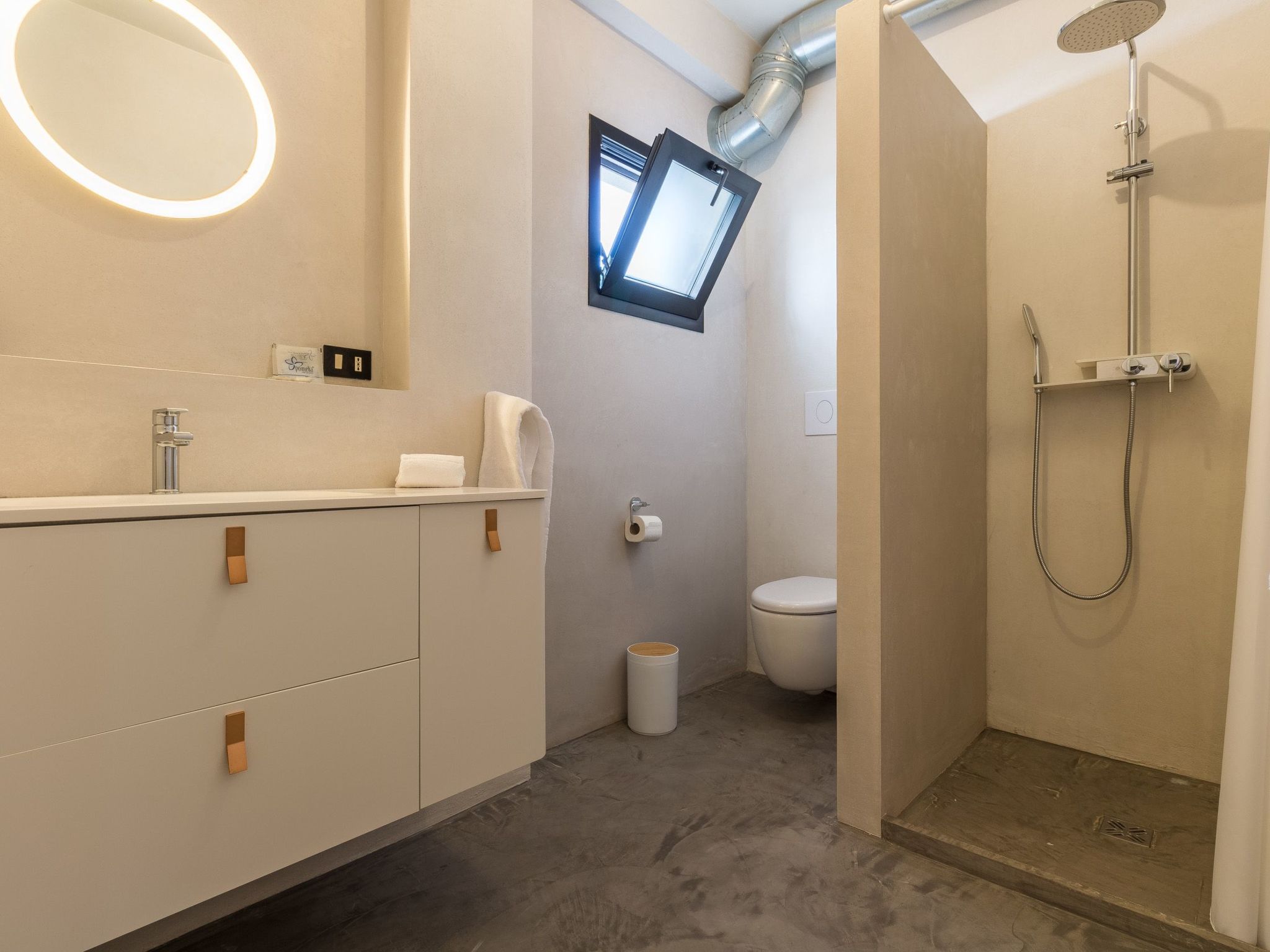 Demetra, moderne Villa mit Pool und Meerblick-Binnen