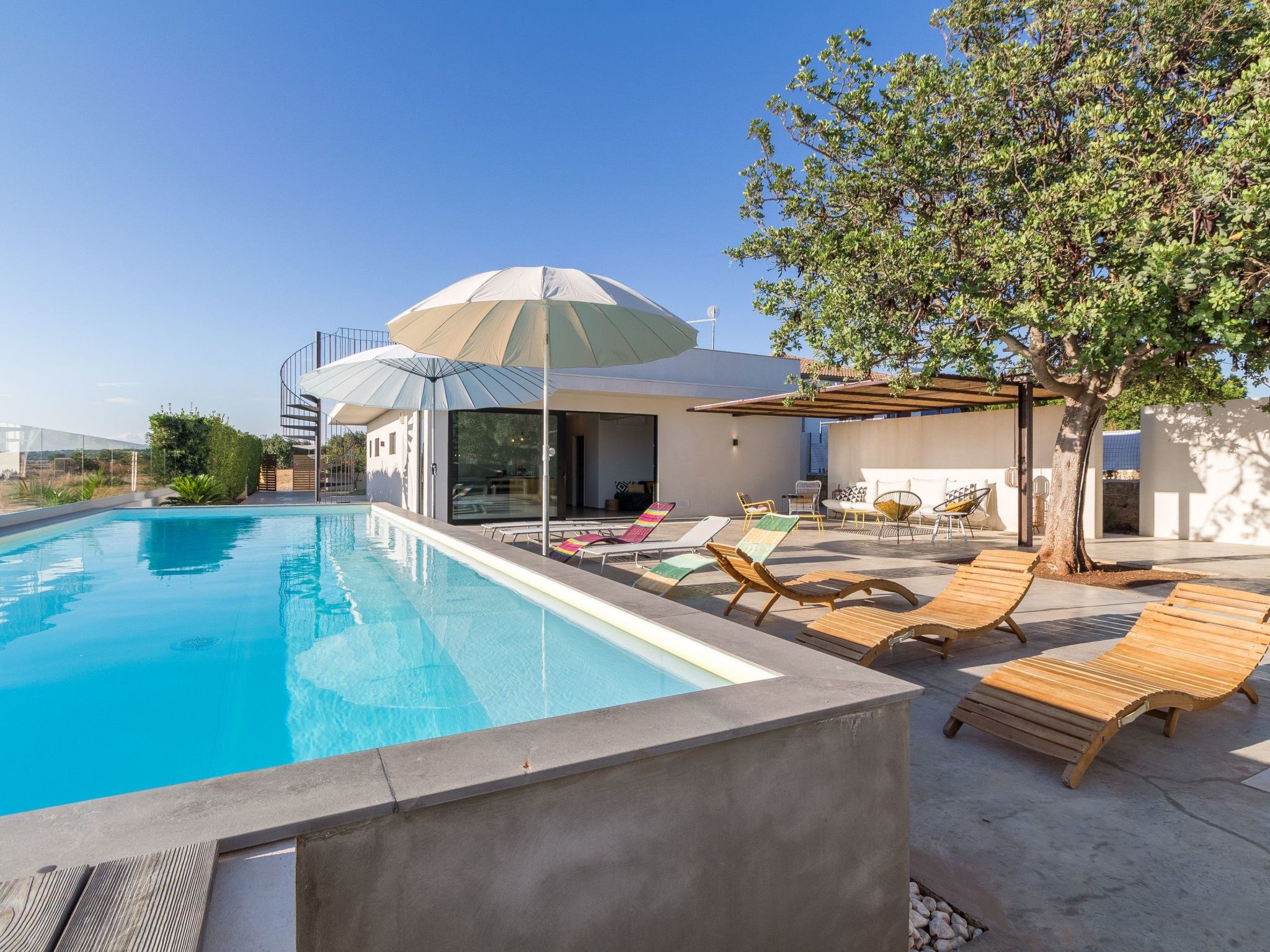 Demetra, moderne Villa mit Pool und Meerblick-Binnen
