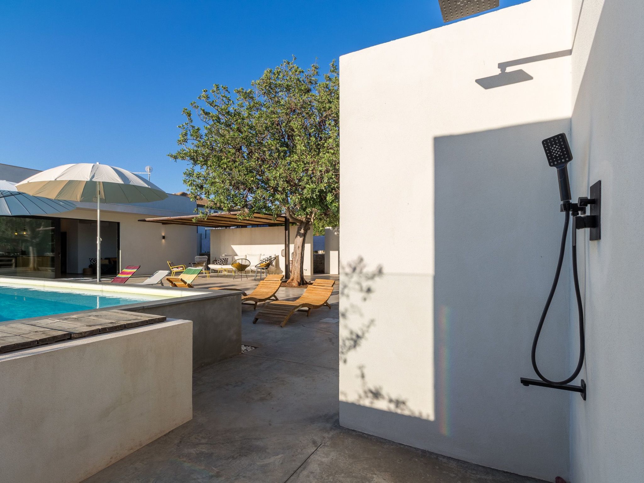 Demetra, moderne Villa mit Pool und Meerblick-Binnen