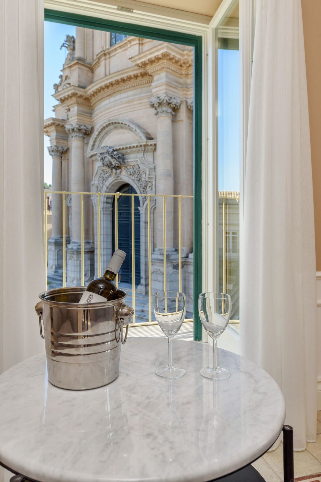 Großes Appartement in Ragusa mit Kleinem Balkon