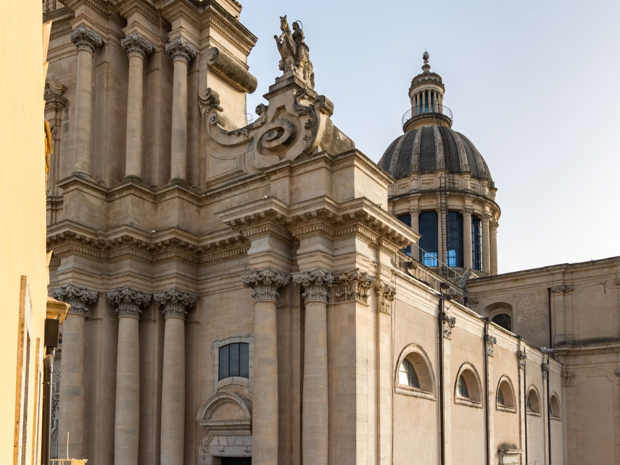 Großes Appartement in Ragusa mit Kleinem Balkon-Image-tags.info