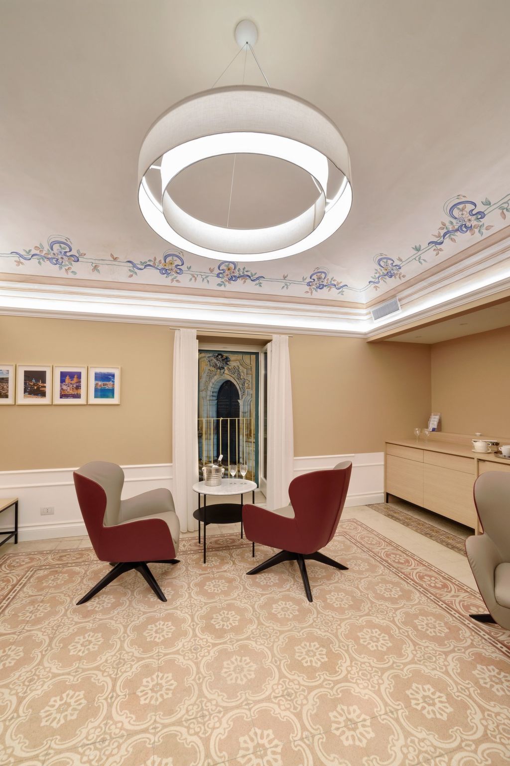 Großes Appartement in Ragusa mit Kleinem Balkon-Binnen