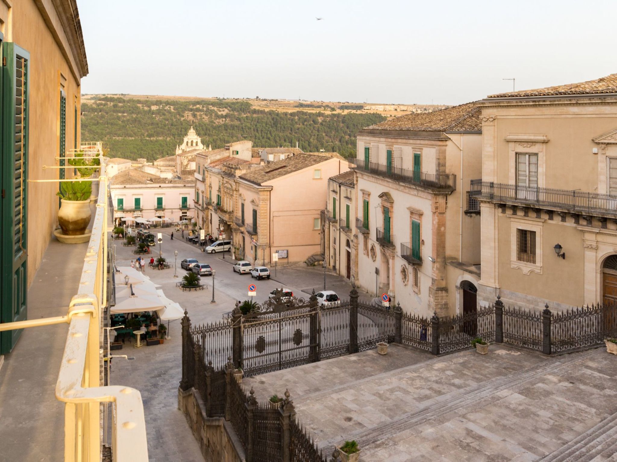 Großes Appartement in Ragusa mit Kleinem Balkon-Binnen