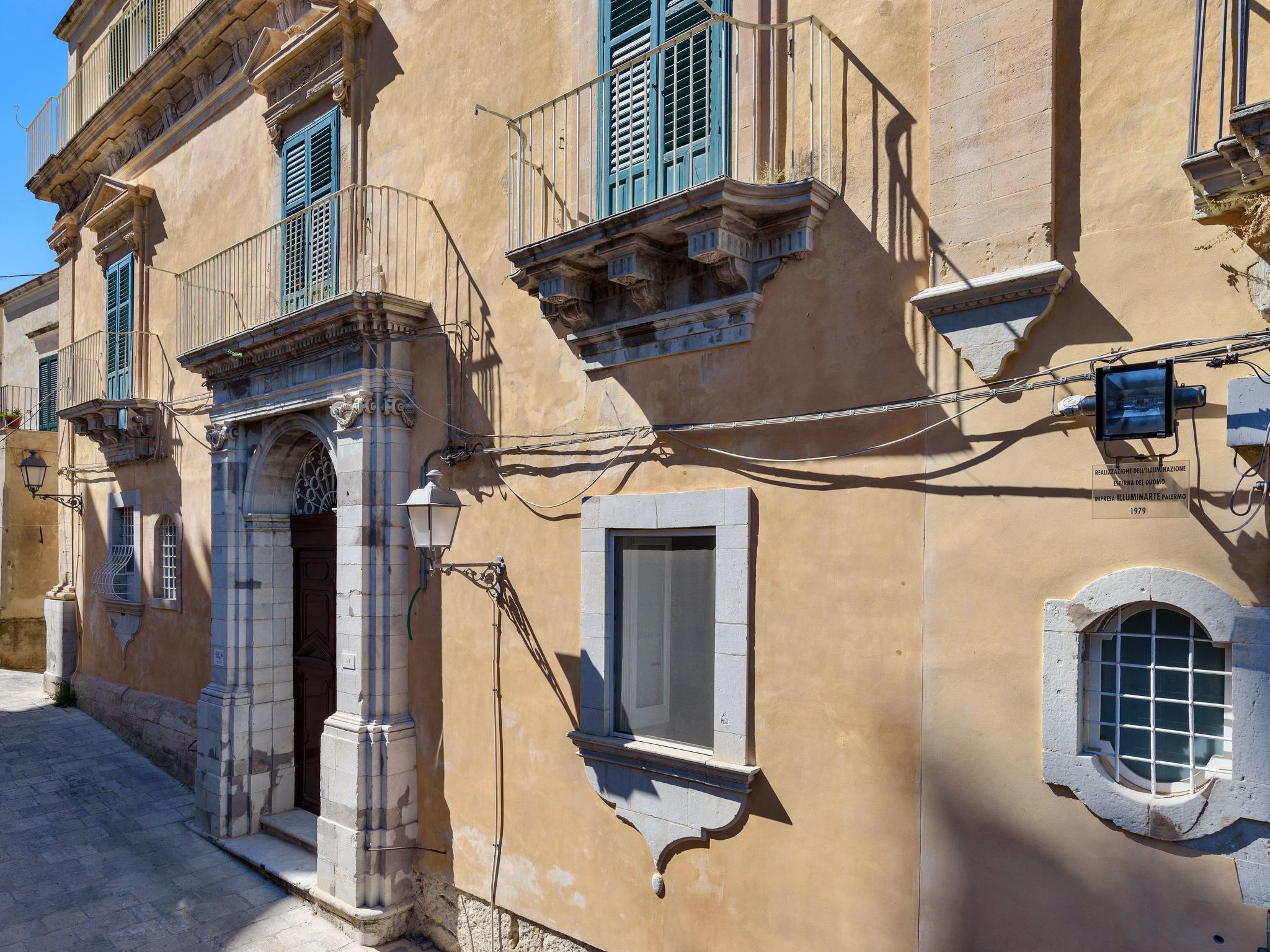 Großes Appartement in Ragusa mit Kleinem Balkon-Binnen