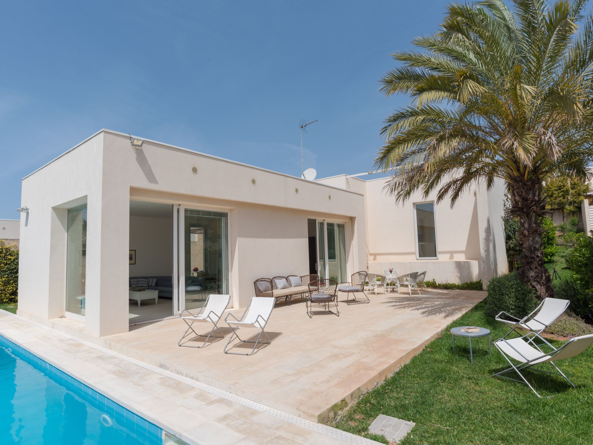 In Ragusa mit Möblierter Terrasse-Binnen