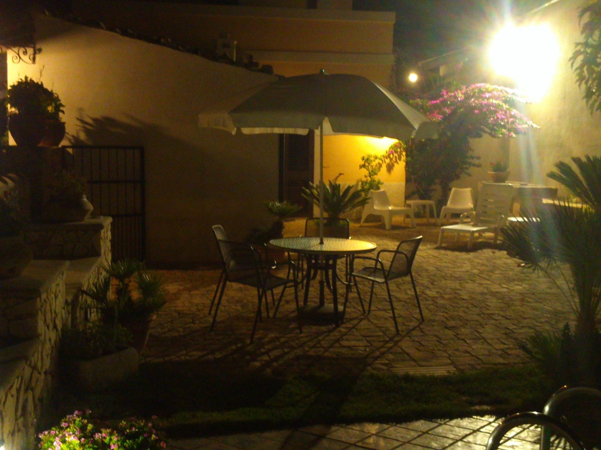 "Villa mit Pool-Binnen