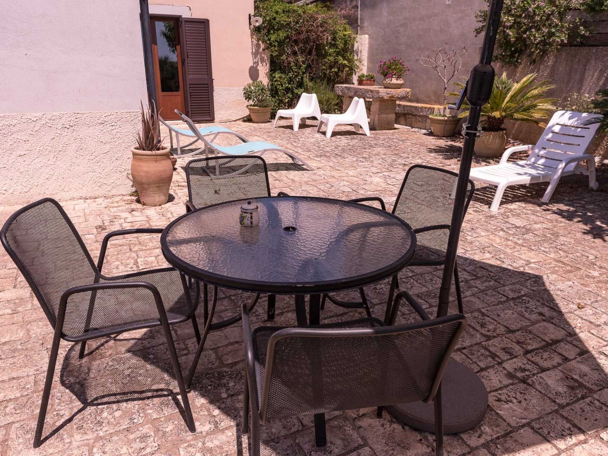 "Villa mit Pool-Binnen