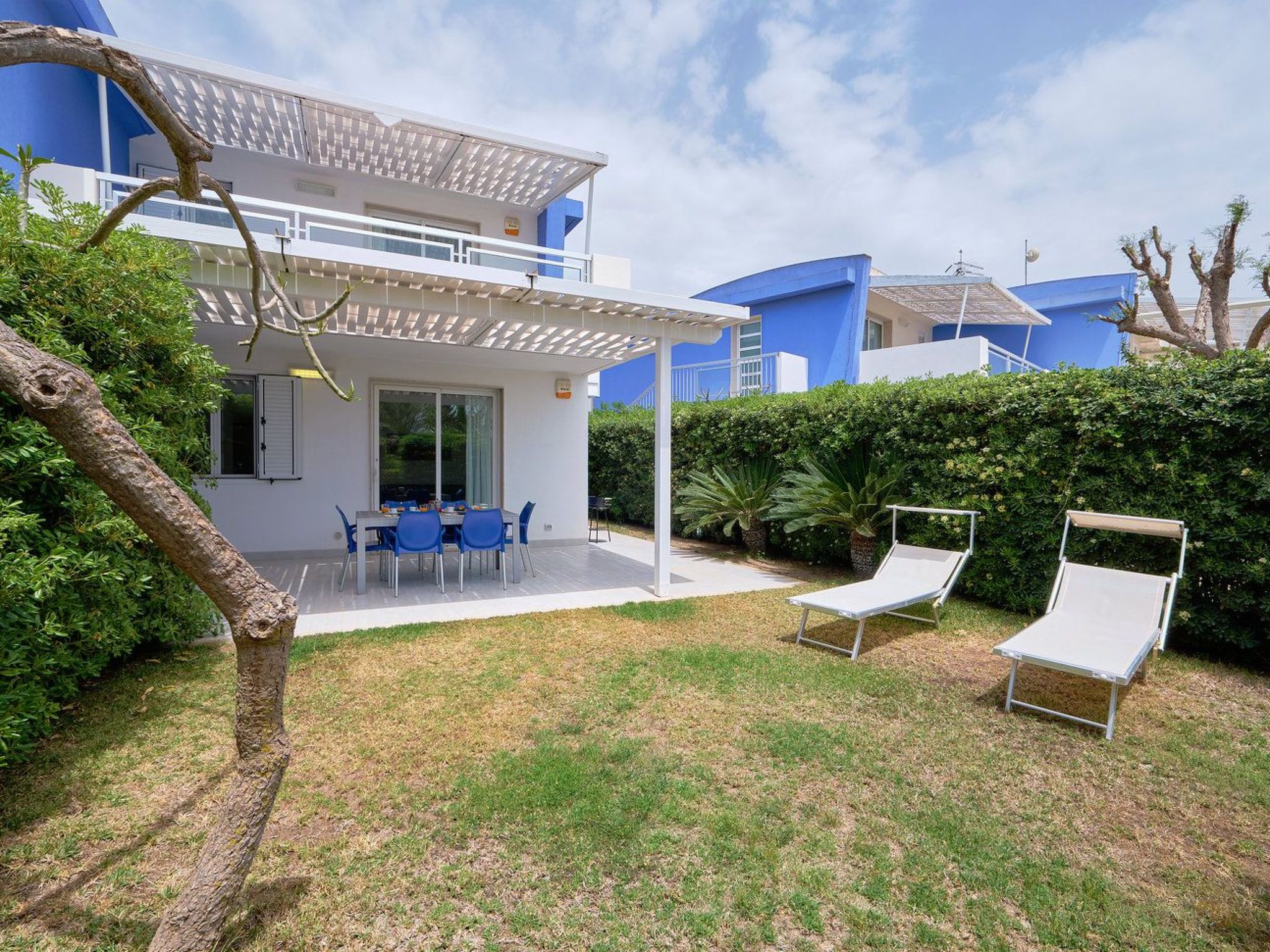 In Marina Di Ragusa mit Terrasse, Grill und Garten-Binnen