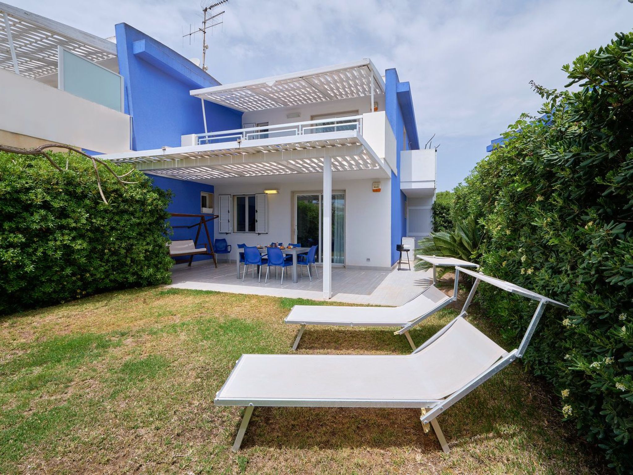 In Marina Di Ragusa mit Terrasse, Grill und Garten-Binnen