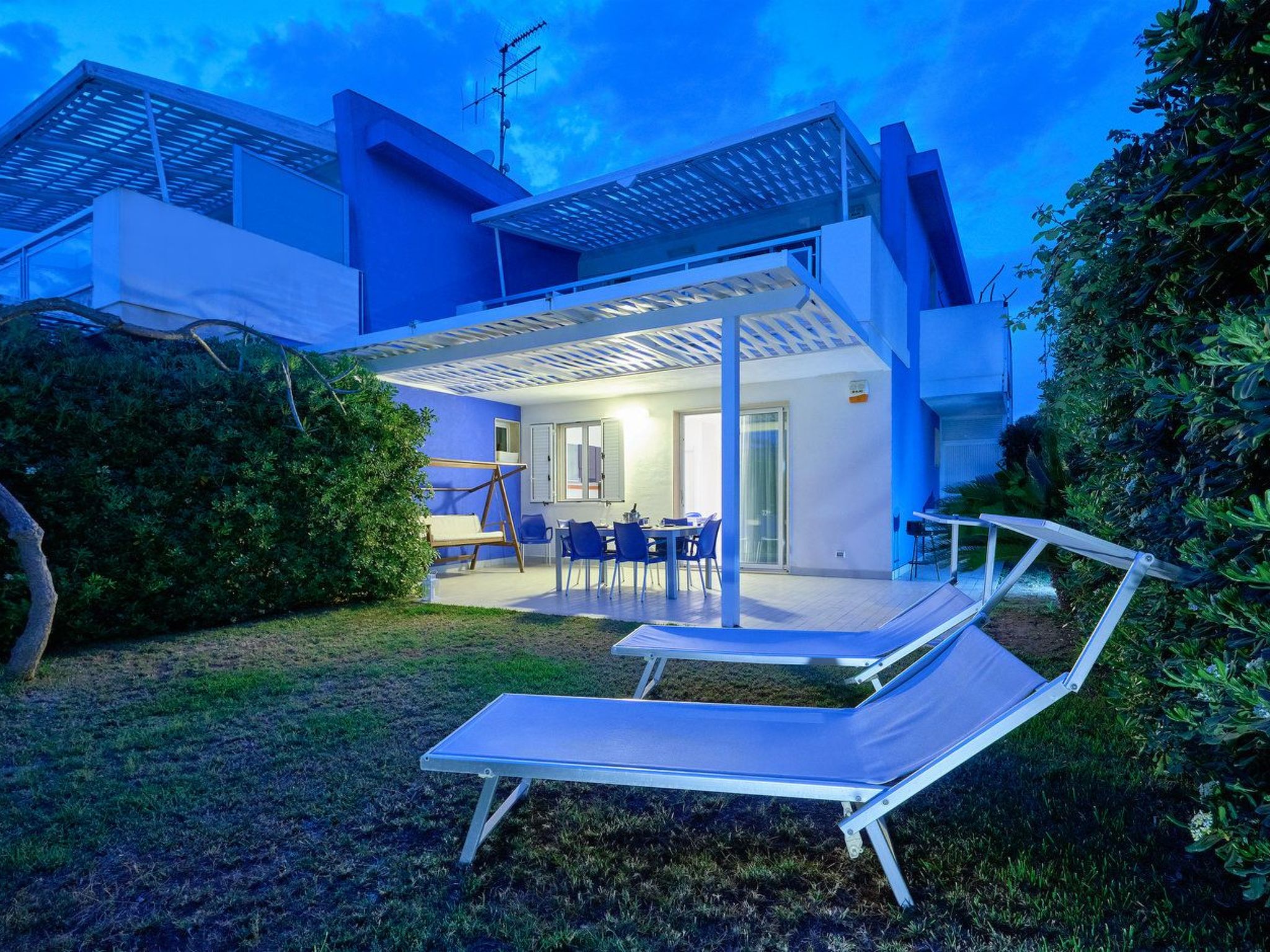 In Marina Di Ragusa mit Terrasse, Grill und Garten-Binnen