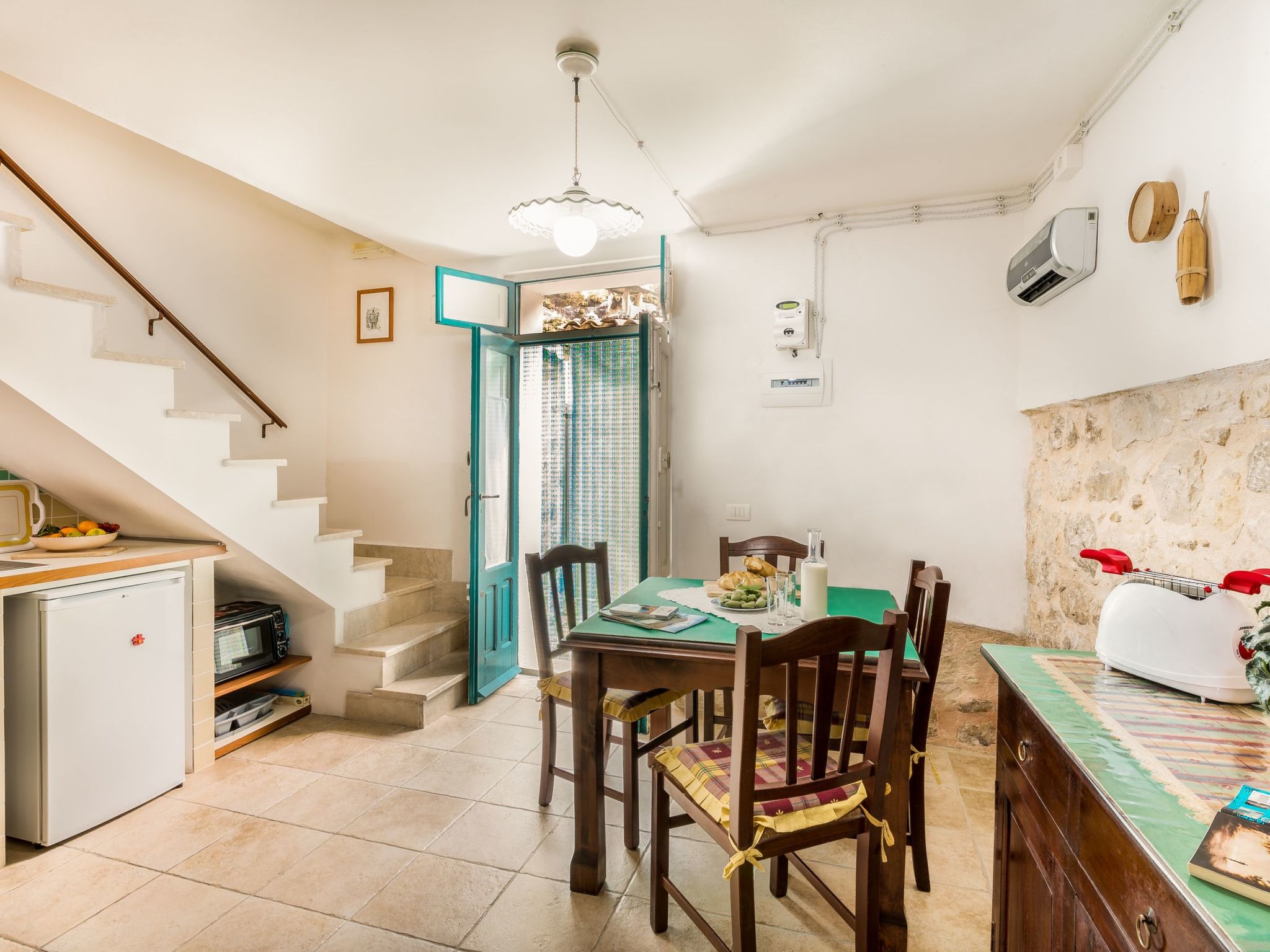 Steinhaus mit Panoramadachterrasse-Binnen