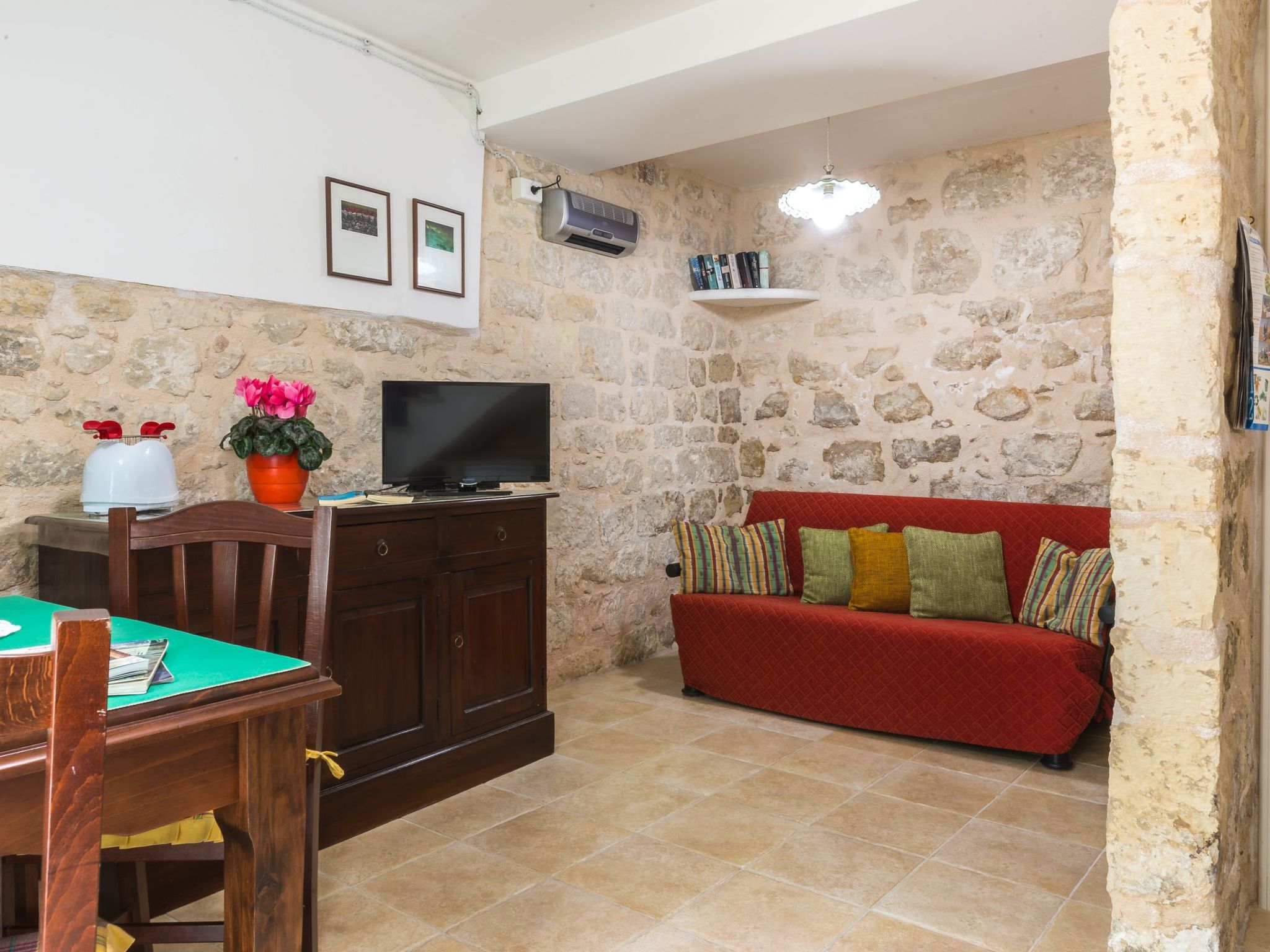 Steinhaus mit Panoramadachterrasse-Binnen