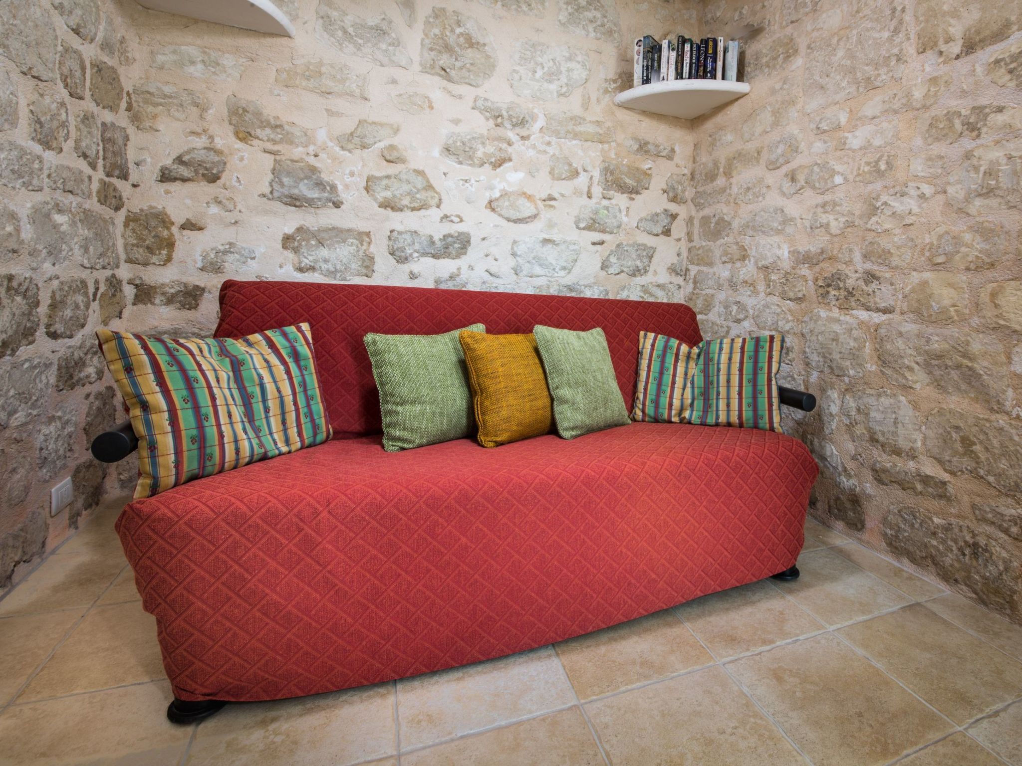 Steinhaus mit Panoramadachterrasse-Binnen