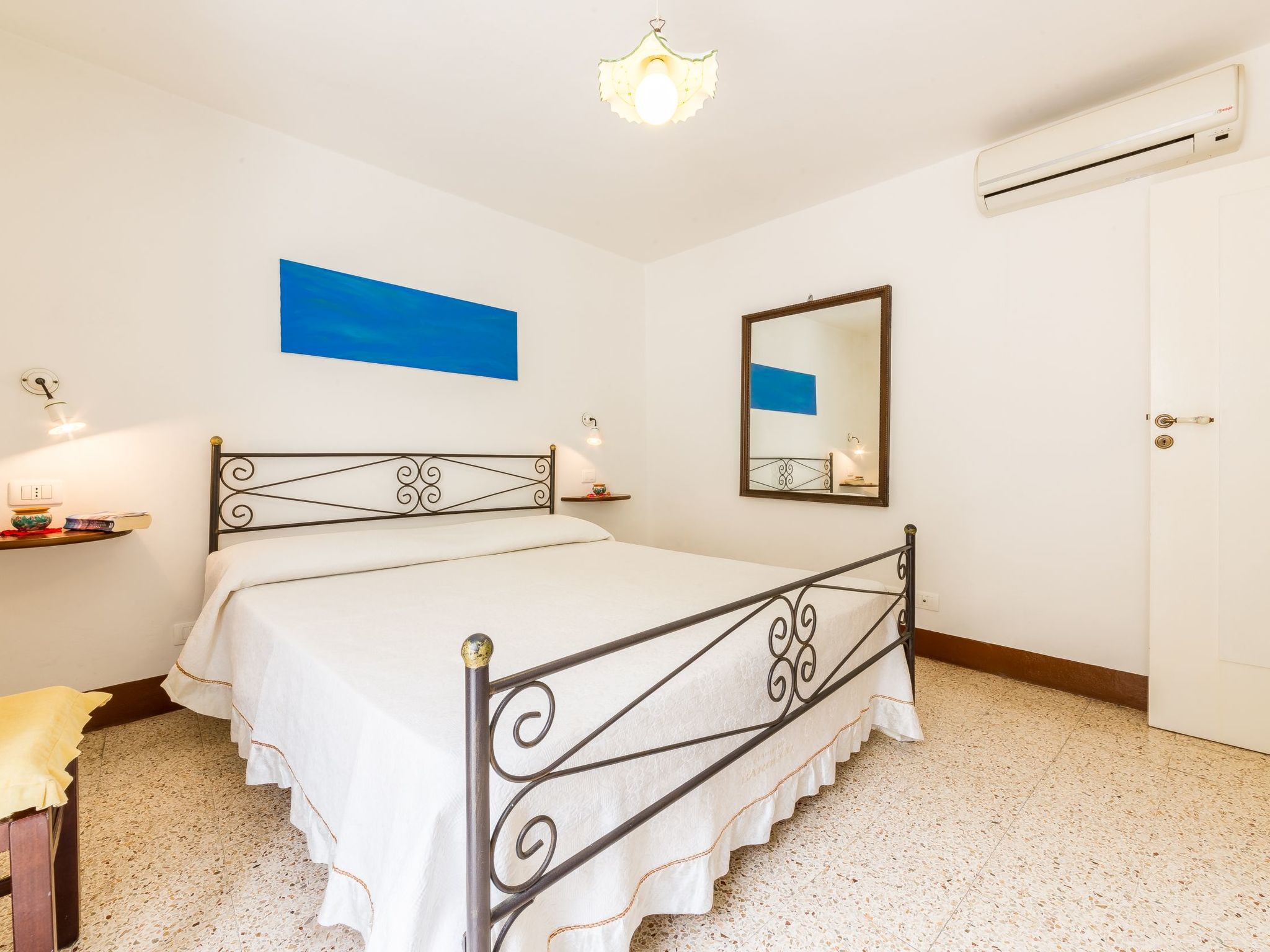 Steinhaus mit Panoramadachterrasse-Binnen