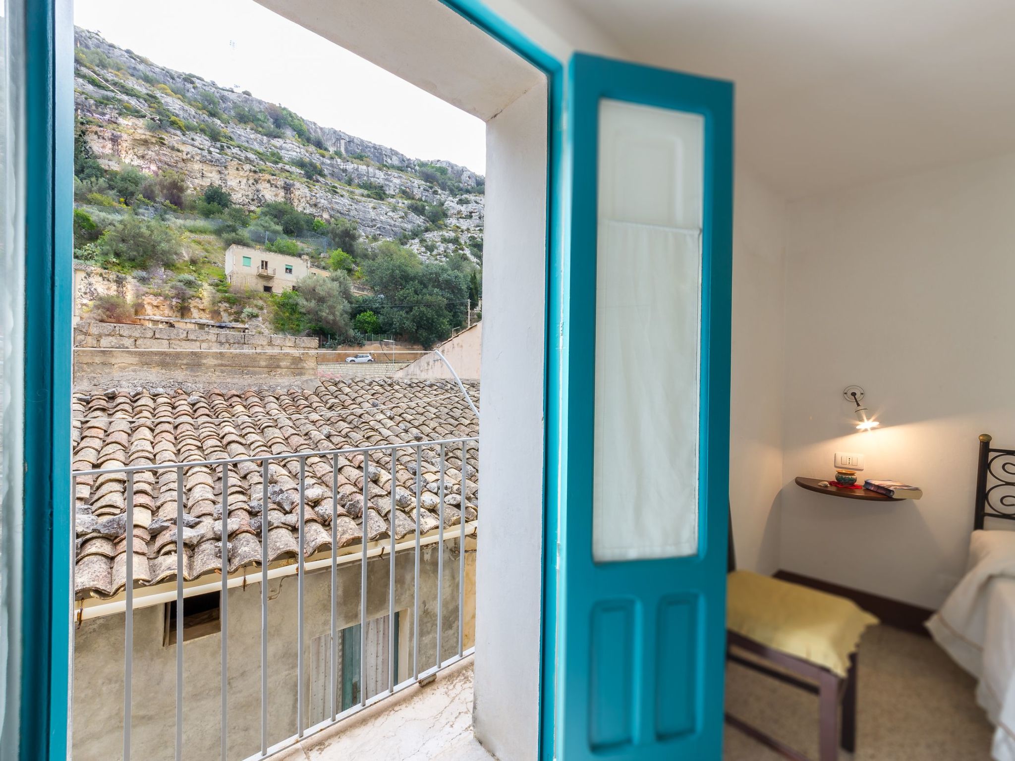 Steinhaus mit Panoramadachterrasse-Binnen