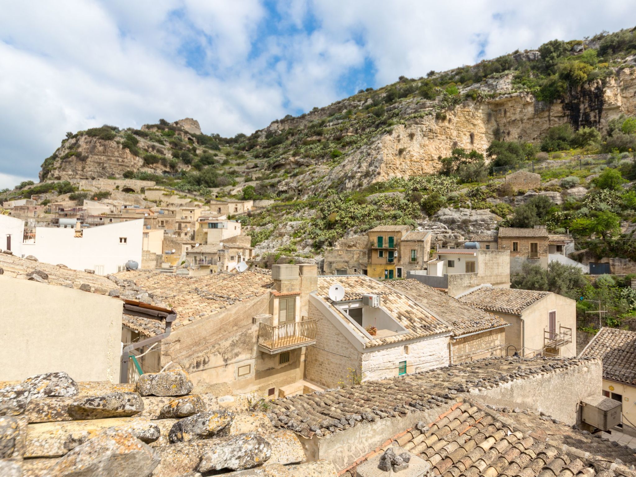 Steinhaus mit Panoramadachterrasse-Binnen