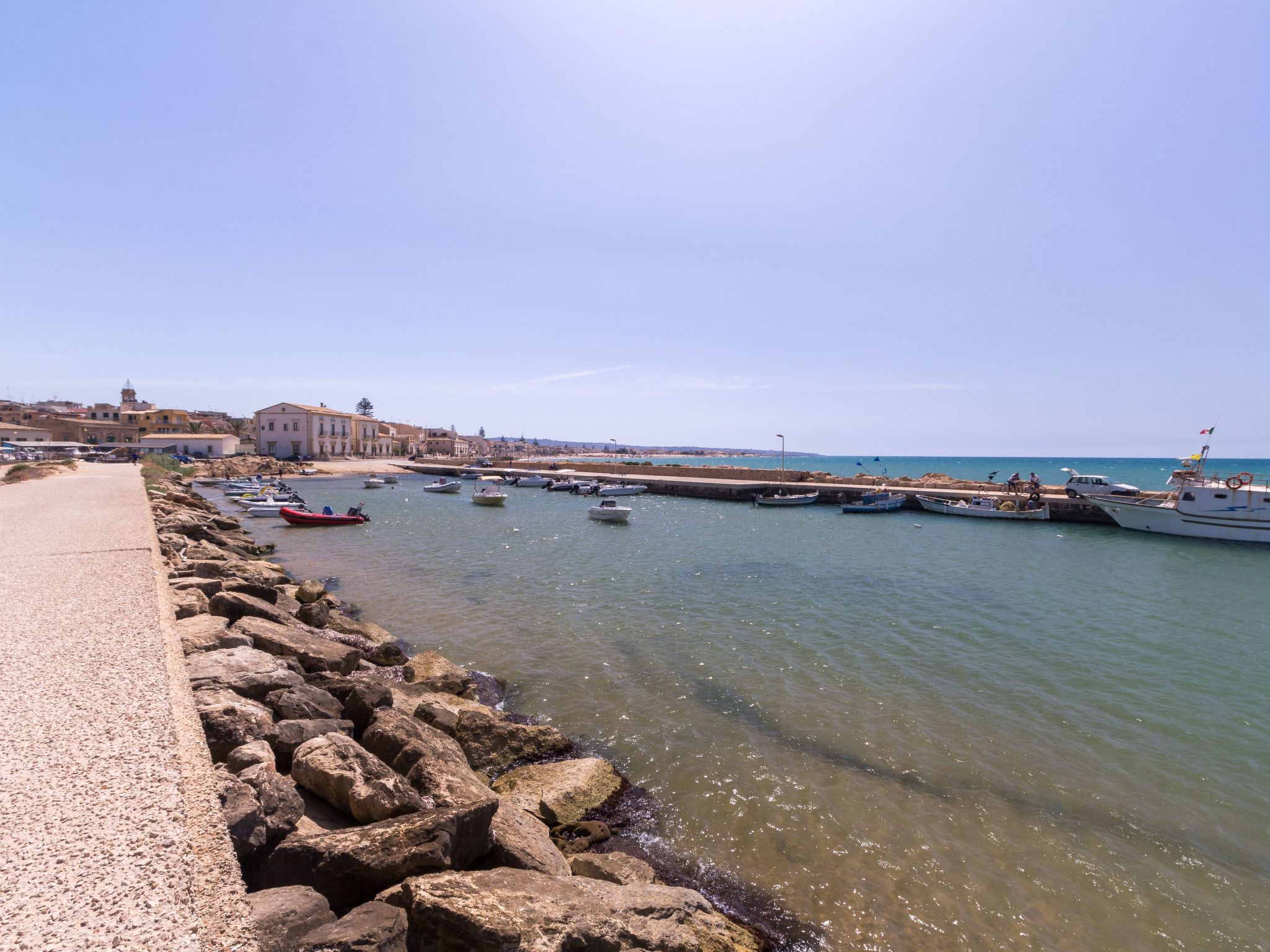 Charmante Wohnung in Donnalucata mit Möblierter Terrasse-Binnen