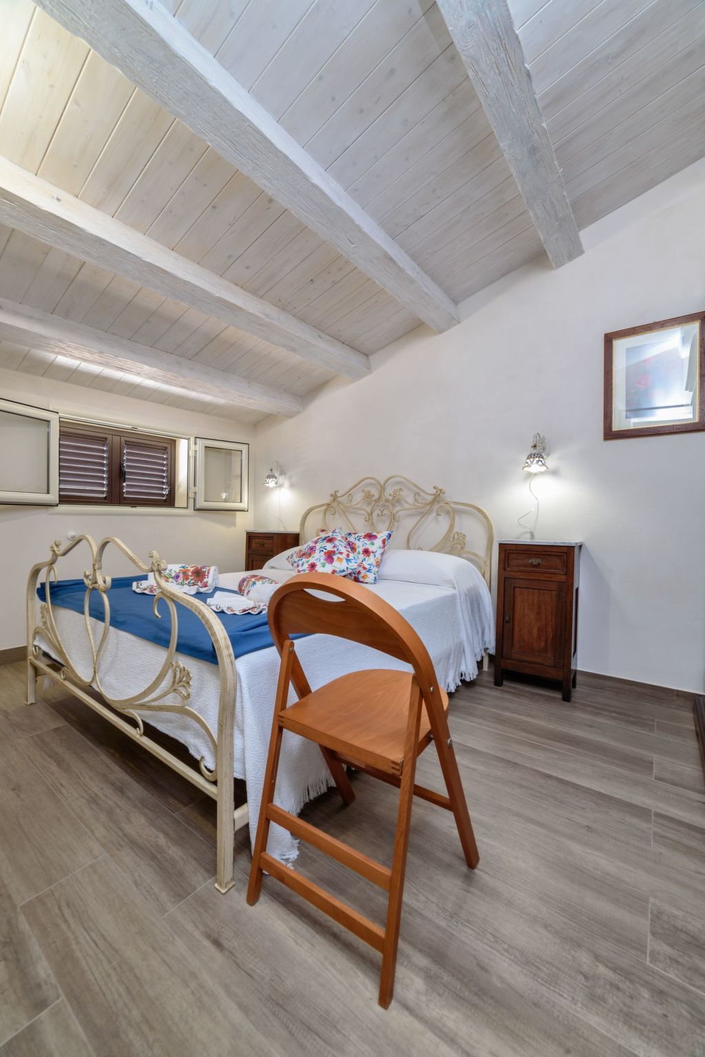 Appartement in Donnalucata mit Möblierter Terrasse und Meerblick-Drinnen