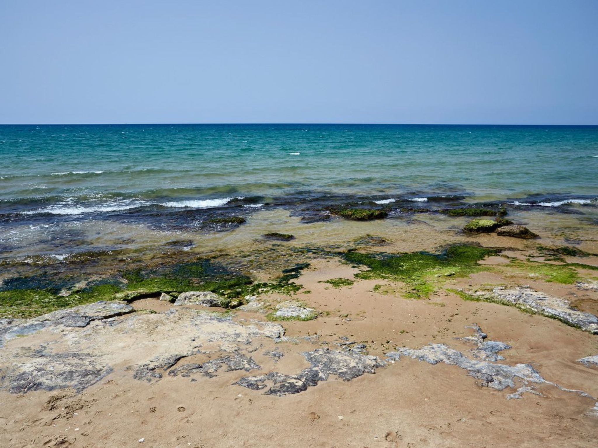 Appartement in Donnalucata mit Möblierter Terrasse und Meerblick-Drinnen